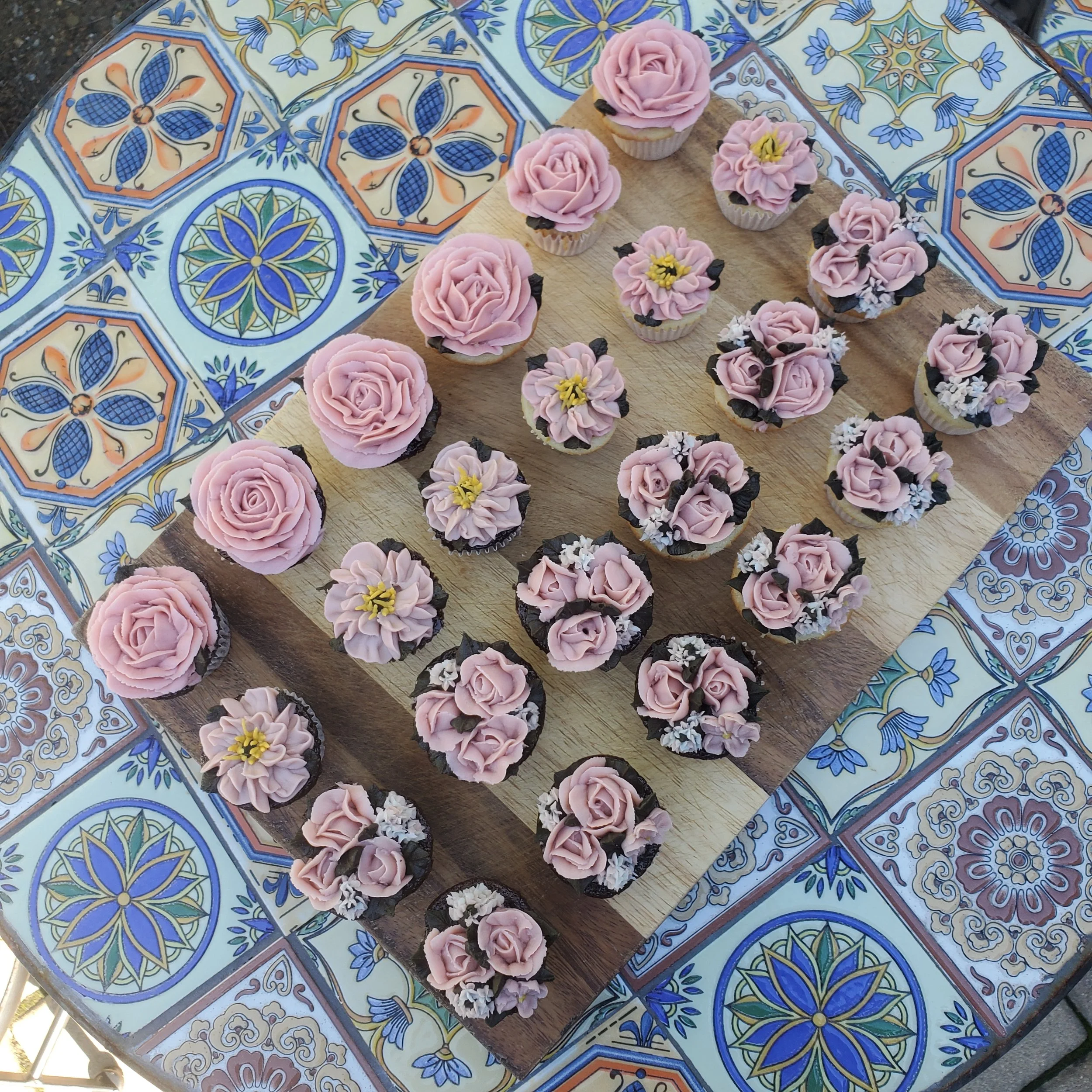 mini cupcakes with blush pink buttercream flowers