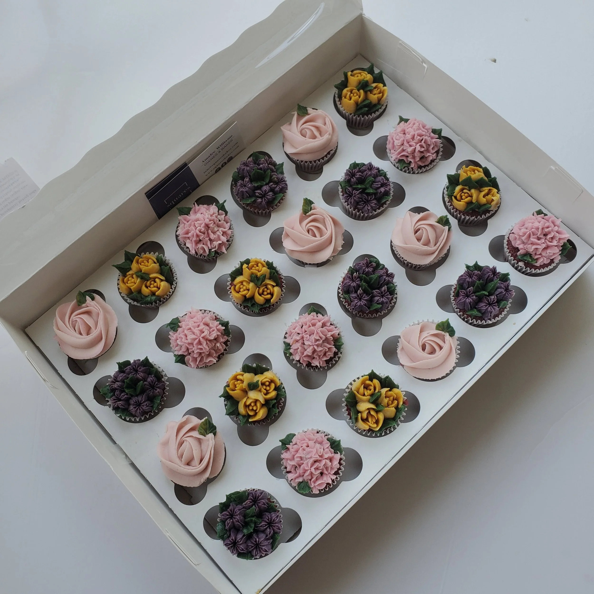 floral mini wildflower cupcakes