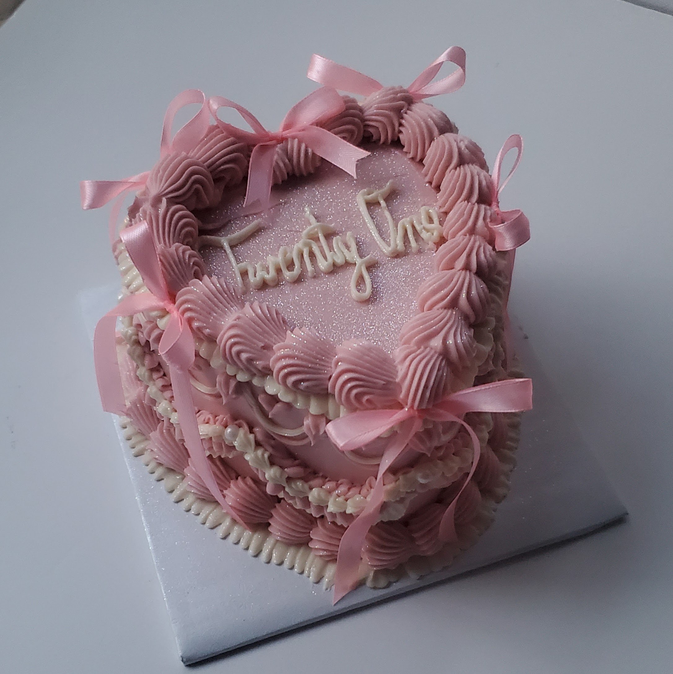 21st pink vintage heart cake with glitter and bows