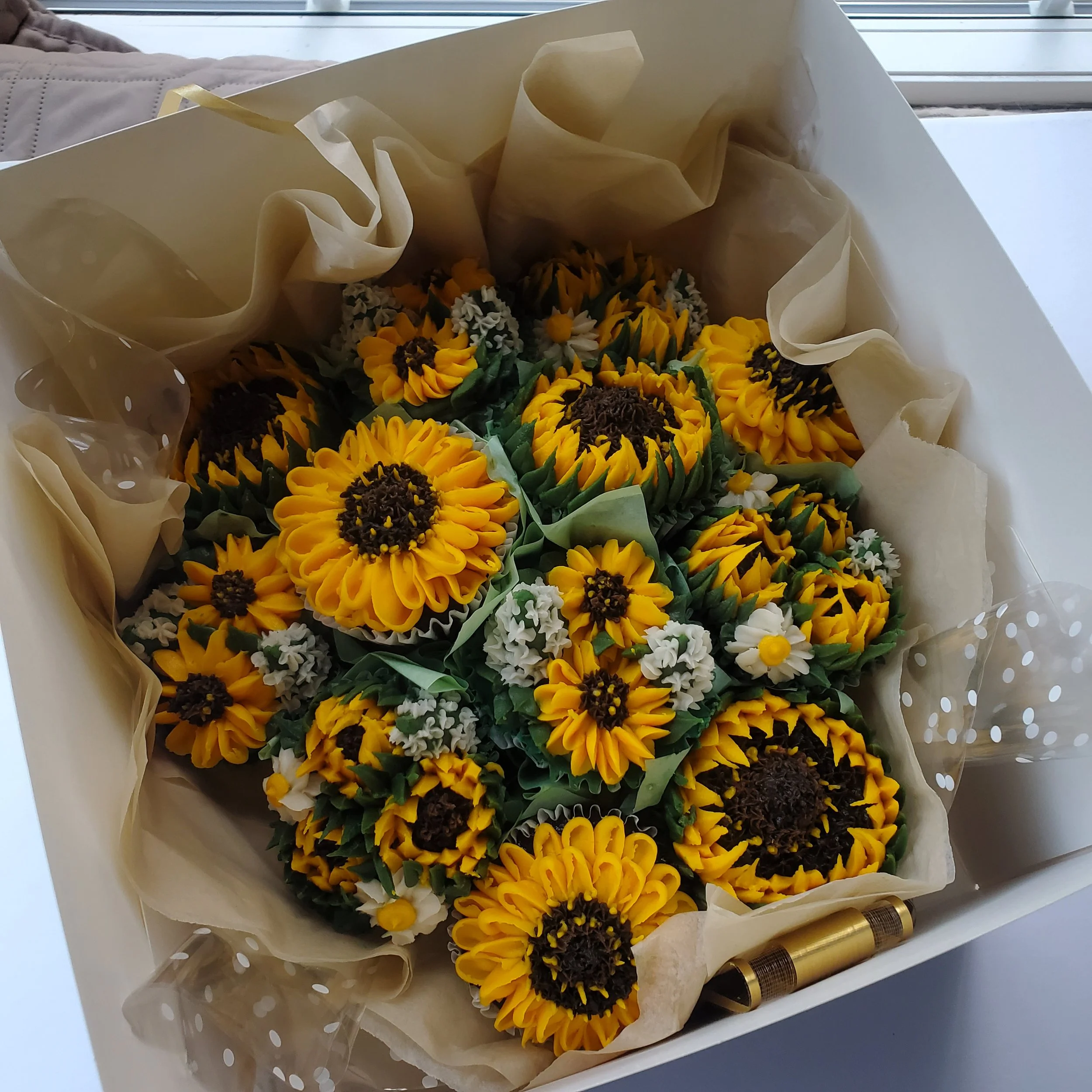 buttercream sunflower cupcakes