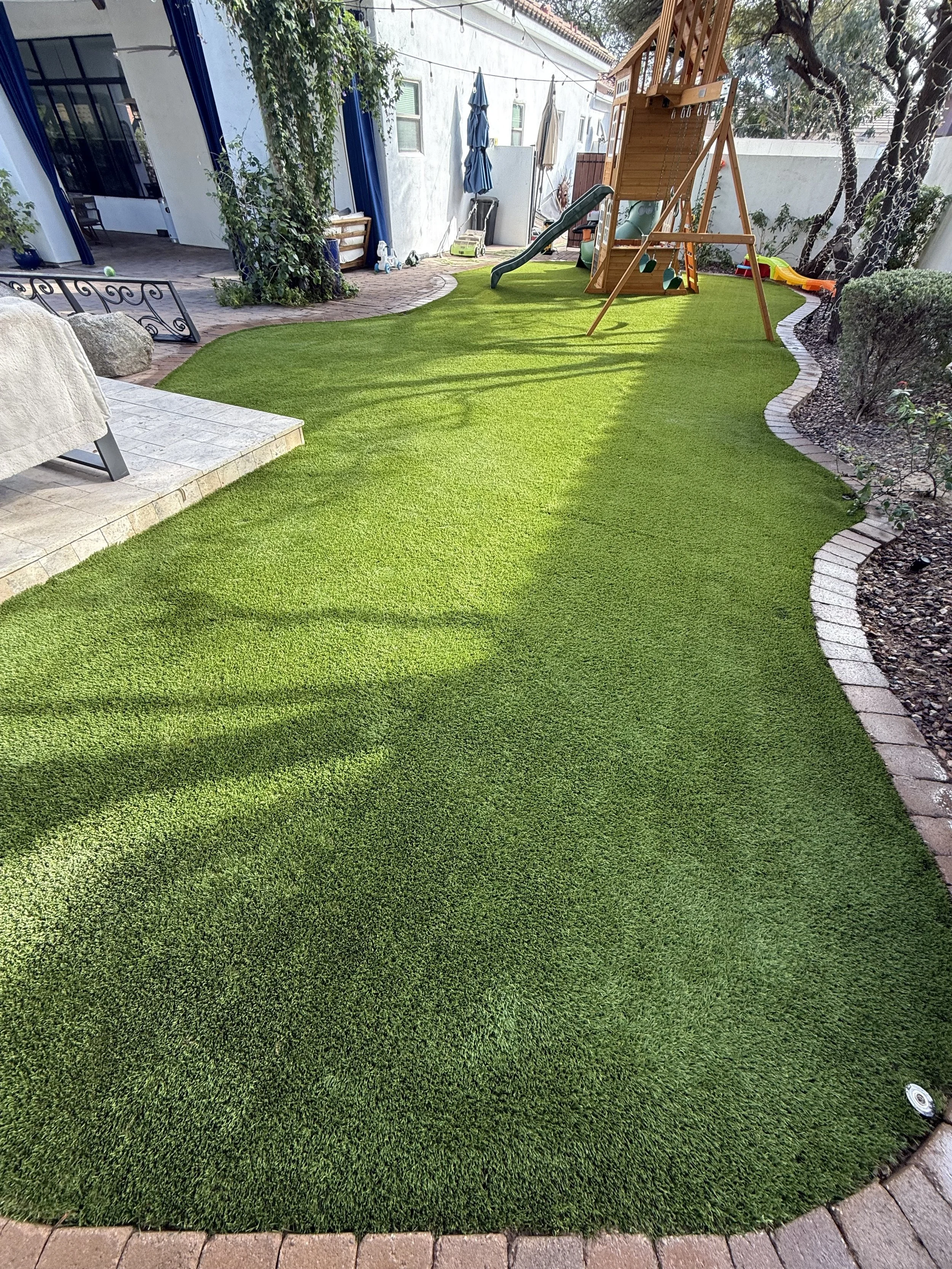 Kiwi Turf Cleaners, Clean turf, before and after, best turf cleaners in arizona, gilbert, scottsdale, fresh turf, odor removal, fluff, refluff, refresh, turf cleaning near me, tempe, mesa, affordable, best, five star, highly rated. 