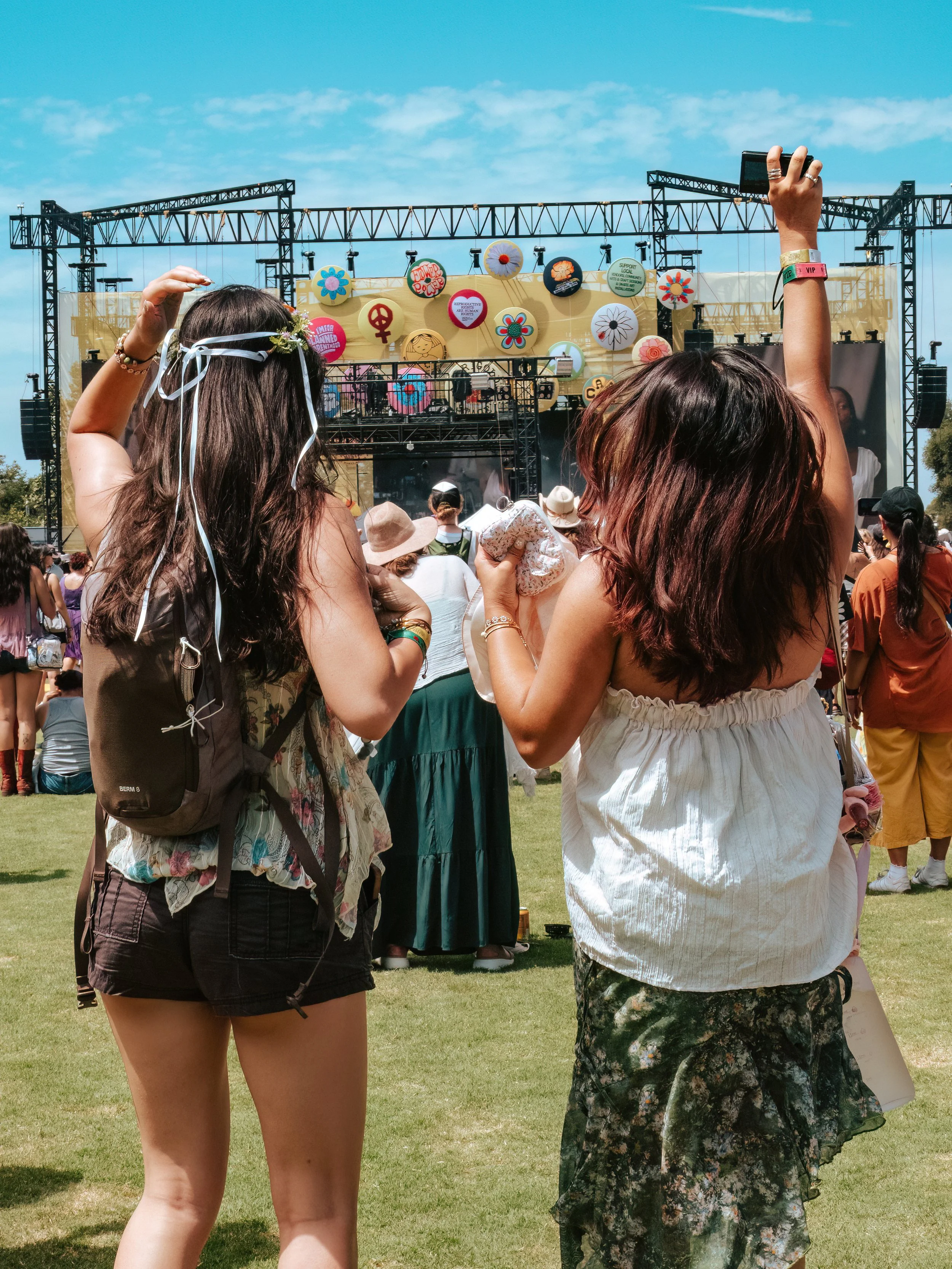 082729_Daisy_Chain_Fest_022.JPG