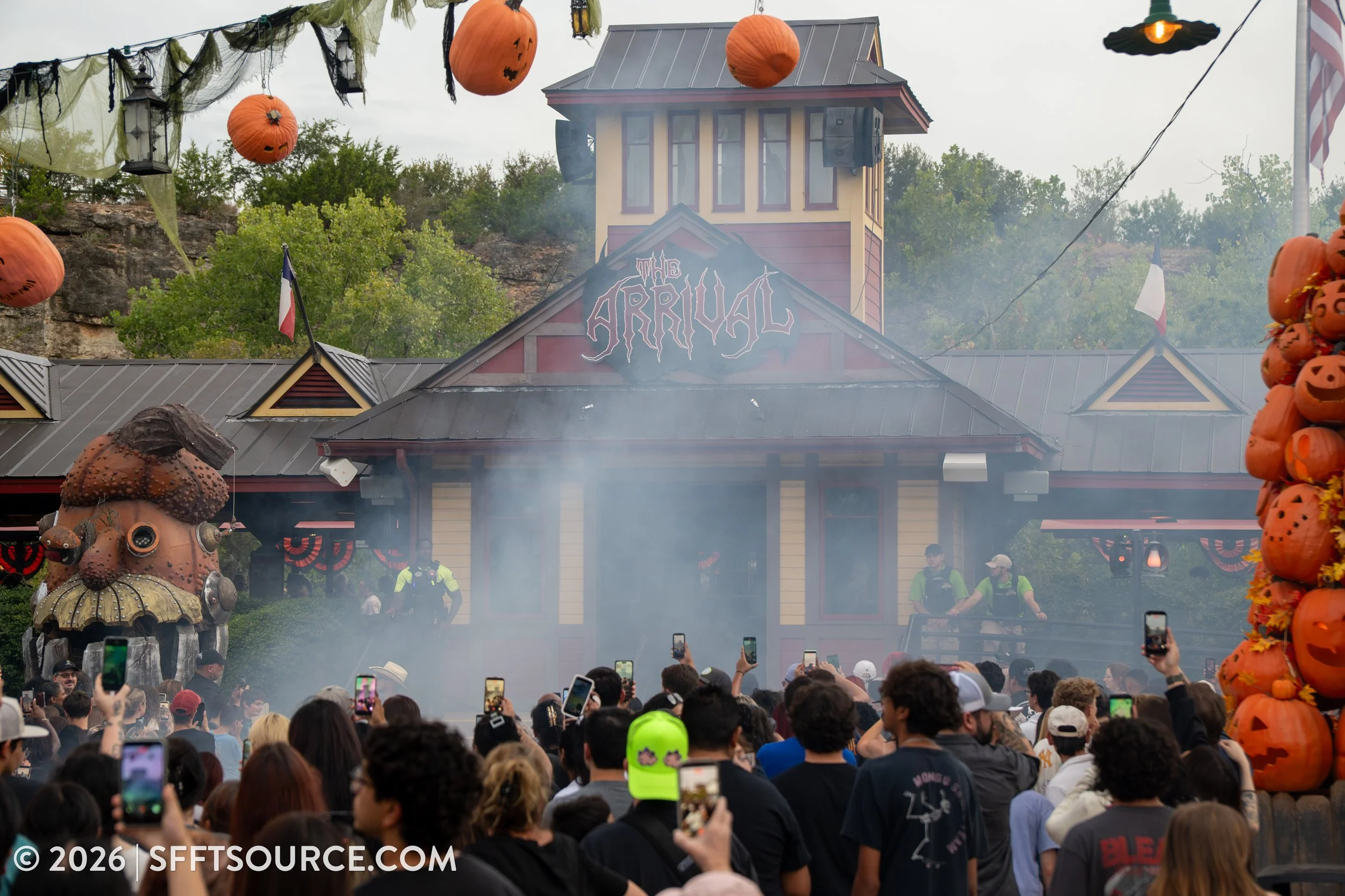 The Arrival Six Flags Fiesta Texas Fright Fest Entertainment