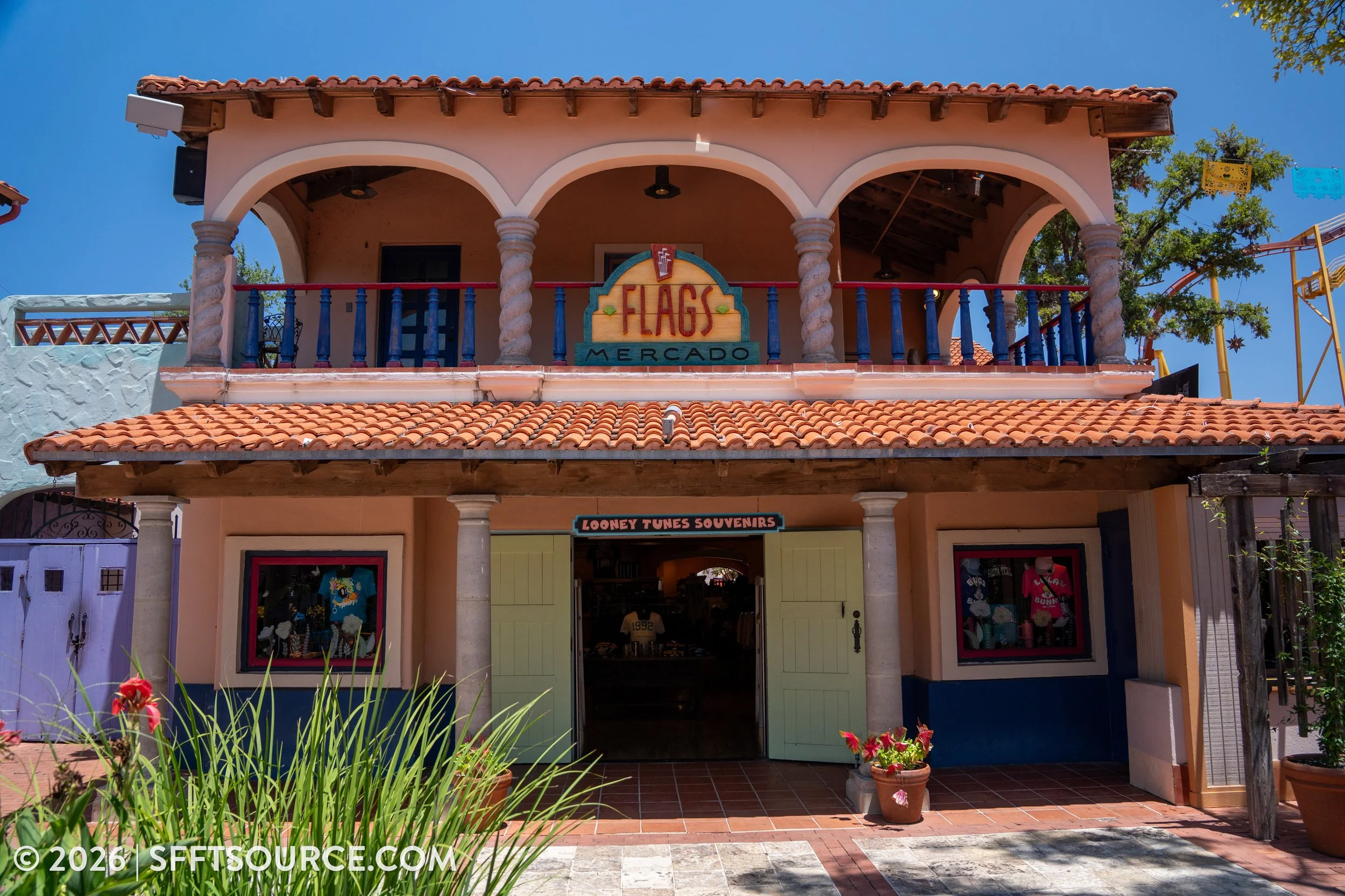 Six Flags Mercado