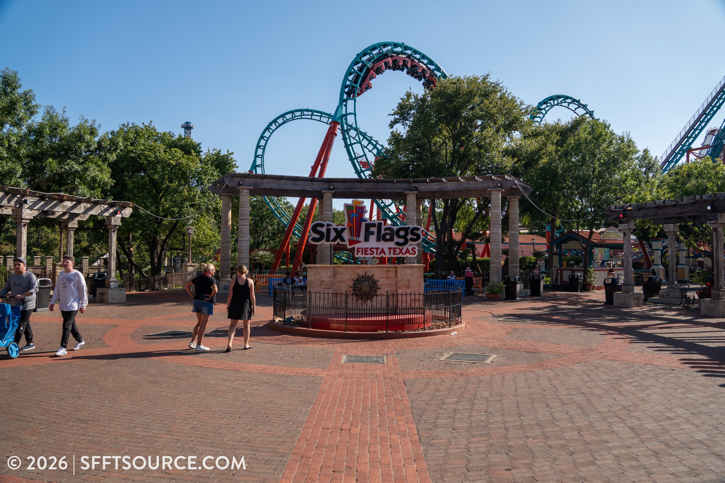 Los Festivales, Six Flags Fiesta Texas Park Area