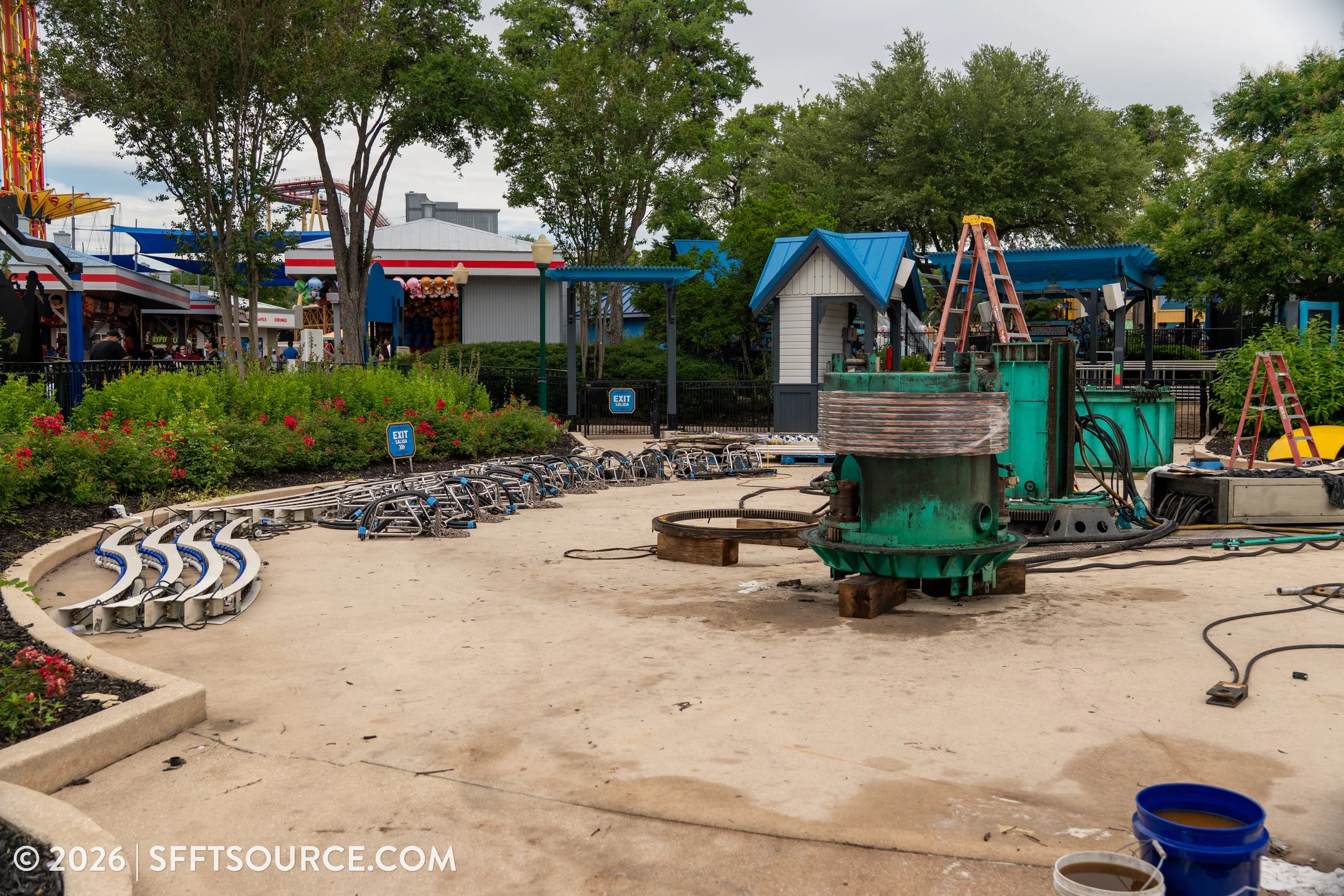 DC Super Villains Swing Refurbishment Six Flags Fiesta Texas