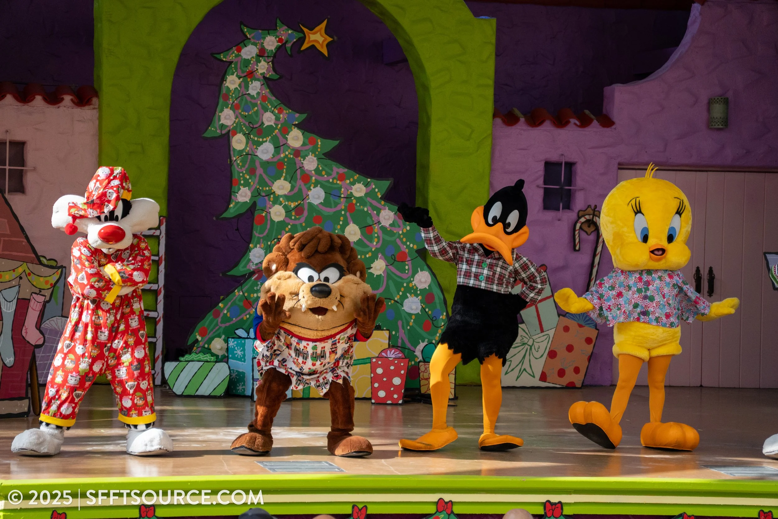 Have Yourself a Looney Tunes Christmas