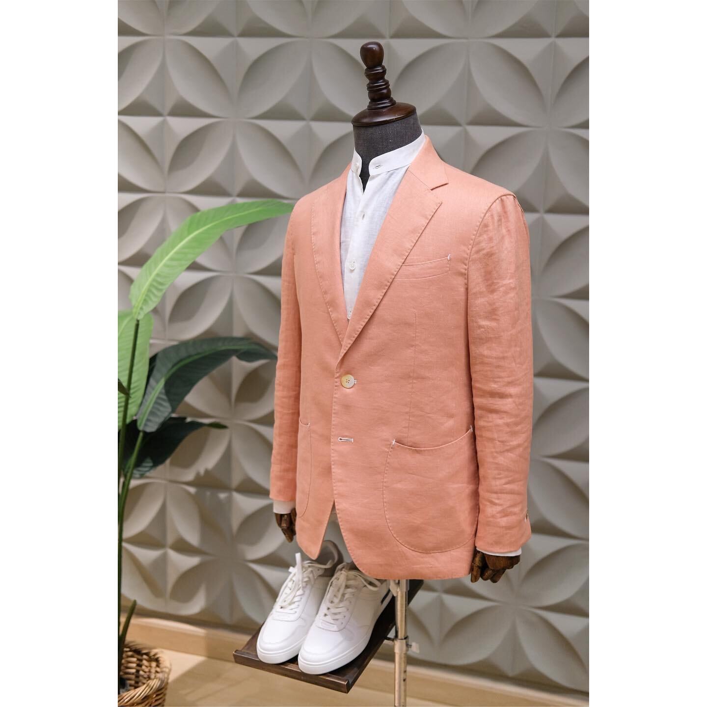 Apt for summer months, The signature Hariom&rsquo;s jacket is made from linen and left unstructured to enhance its coolness. The soft shape is wearable across many occasions with the right styling. As seen here, we&rsquo;ve paired it with a white lin