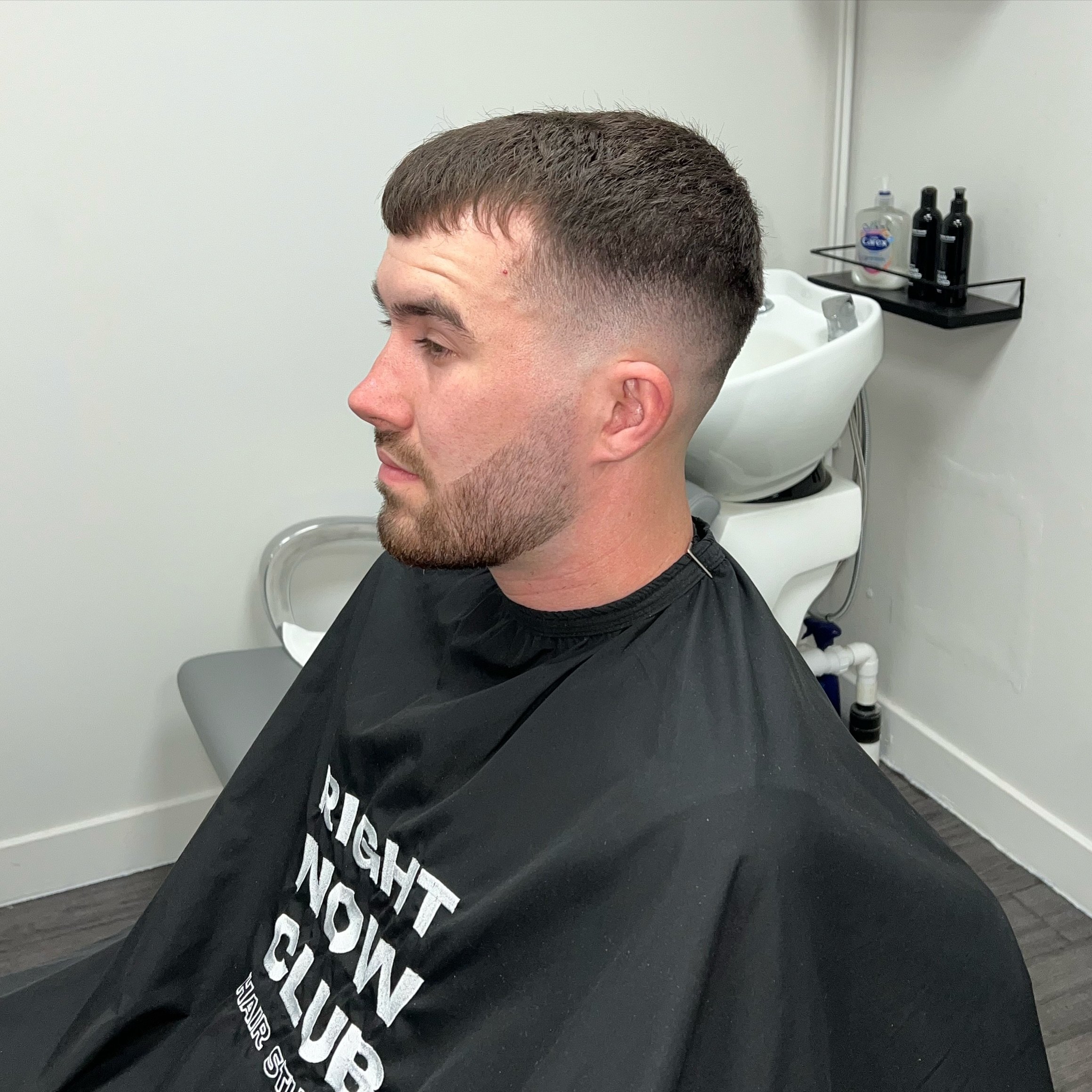 We like to make things as good and comfortable as possible for our clients here at Right Now Club Hair Studio. So apologies to @lp._77 for blinding you with the flash 📸

@rightnowclubhairproducts 📈
@lp._77 🚶🏻&zwj;♂️
@eawatfordwoodside 📍

#watfor