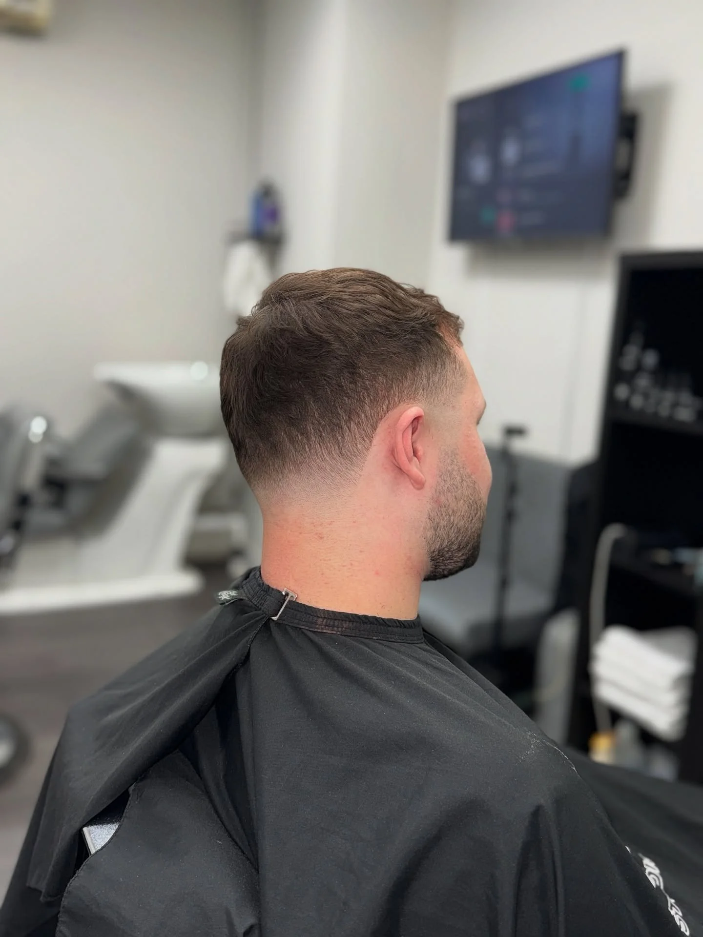 Heatwave outside. Taper fades inside @rightnowclub_ 

#taperfade #rightnowclub