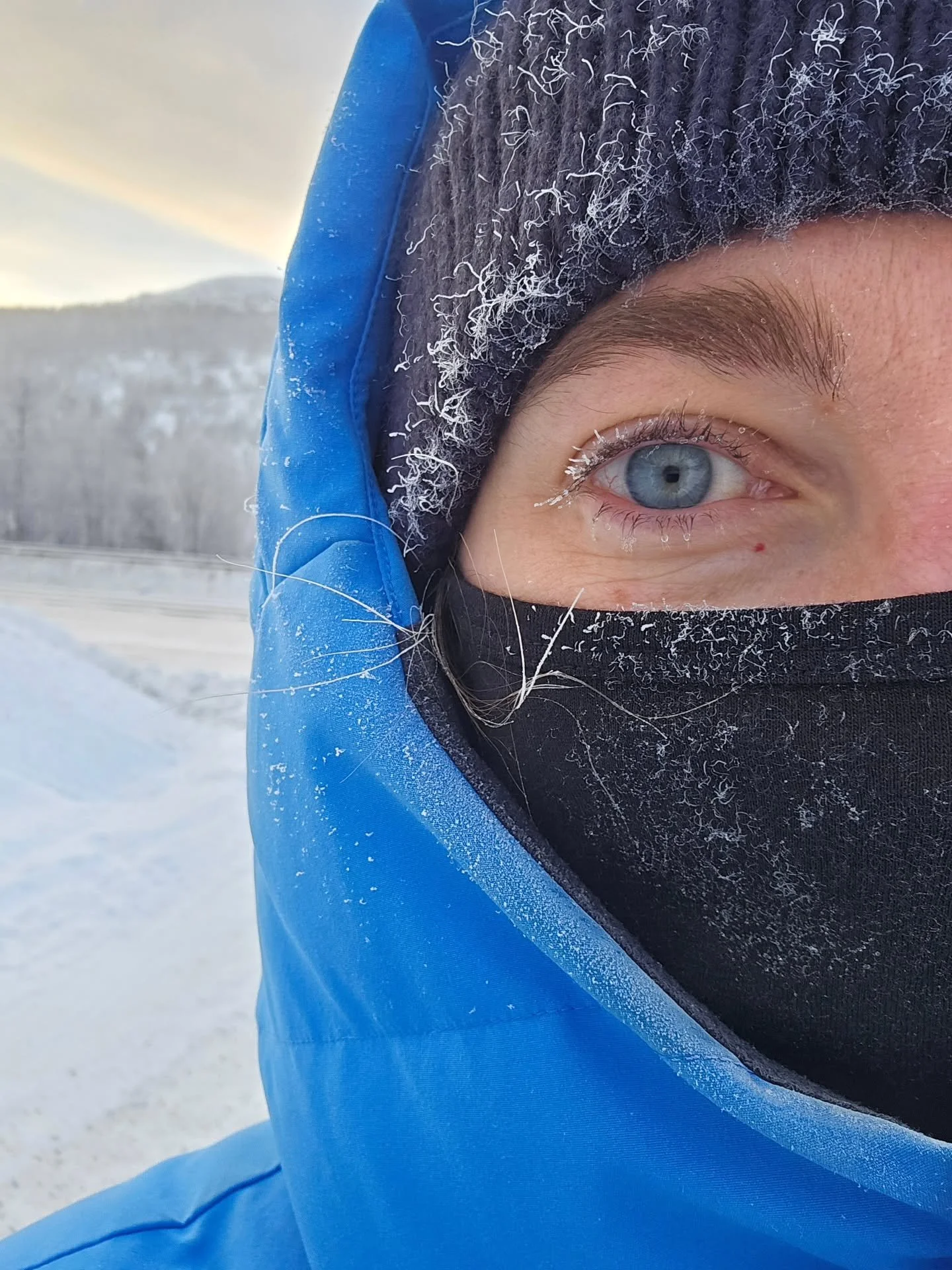 Bakom varje kropp finns en m&auml;nniska med en historia.

Ett liv som har levts.
Perioder av ljus, men ocks&aring; m&ouml;rker.
Hinder, tappade rutiner, svackor och omstarter.

Jag har sj&auml;lv varit d&auml;r.
Mer &auml;n en g&aring;ng.

Det &auml
