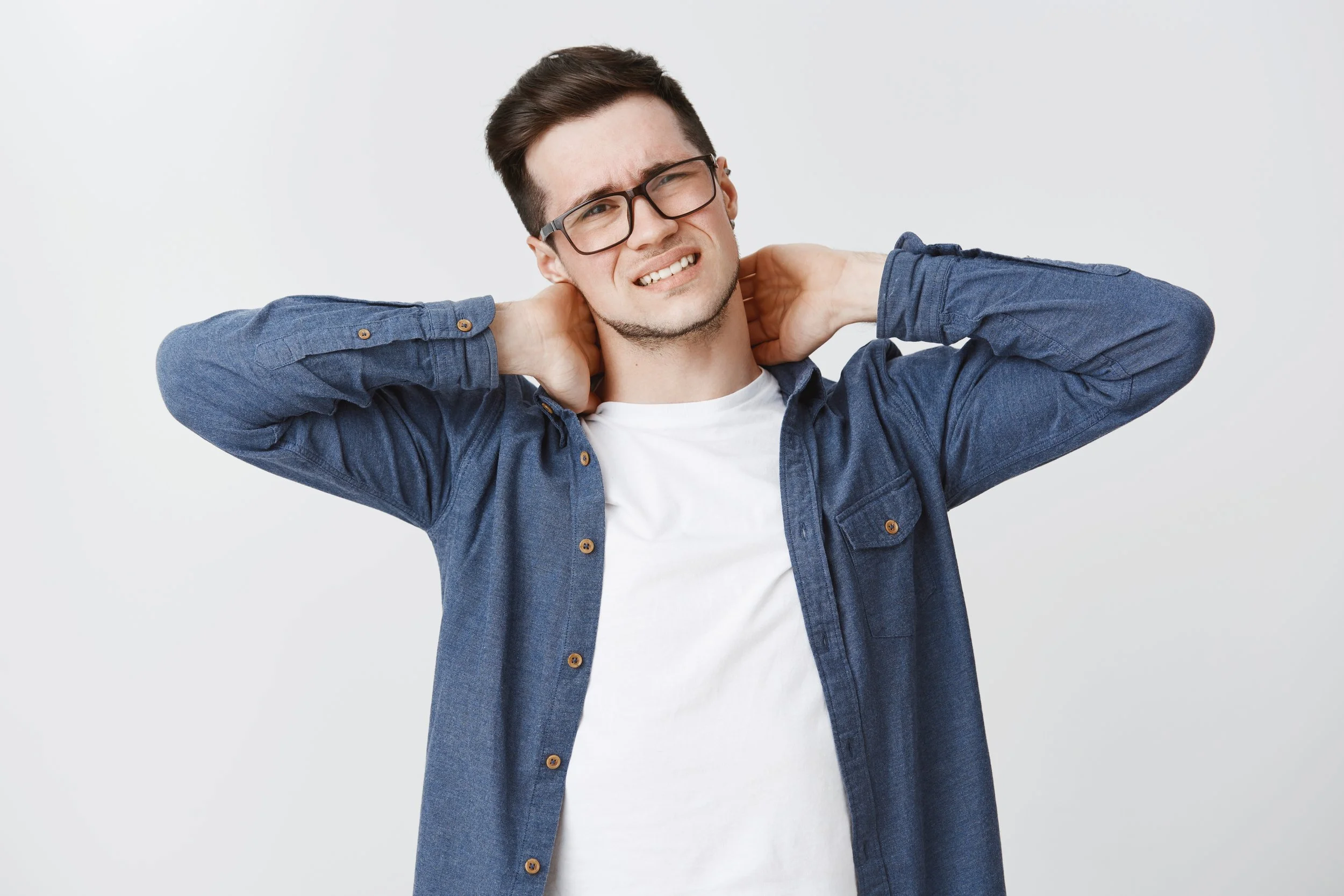 Botox Behandlung zur Linderung von Nackenverspannungen durch einen Arzt in Chemnitz