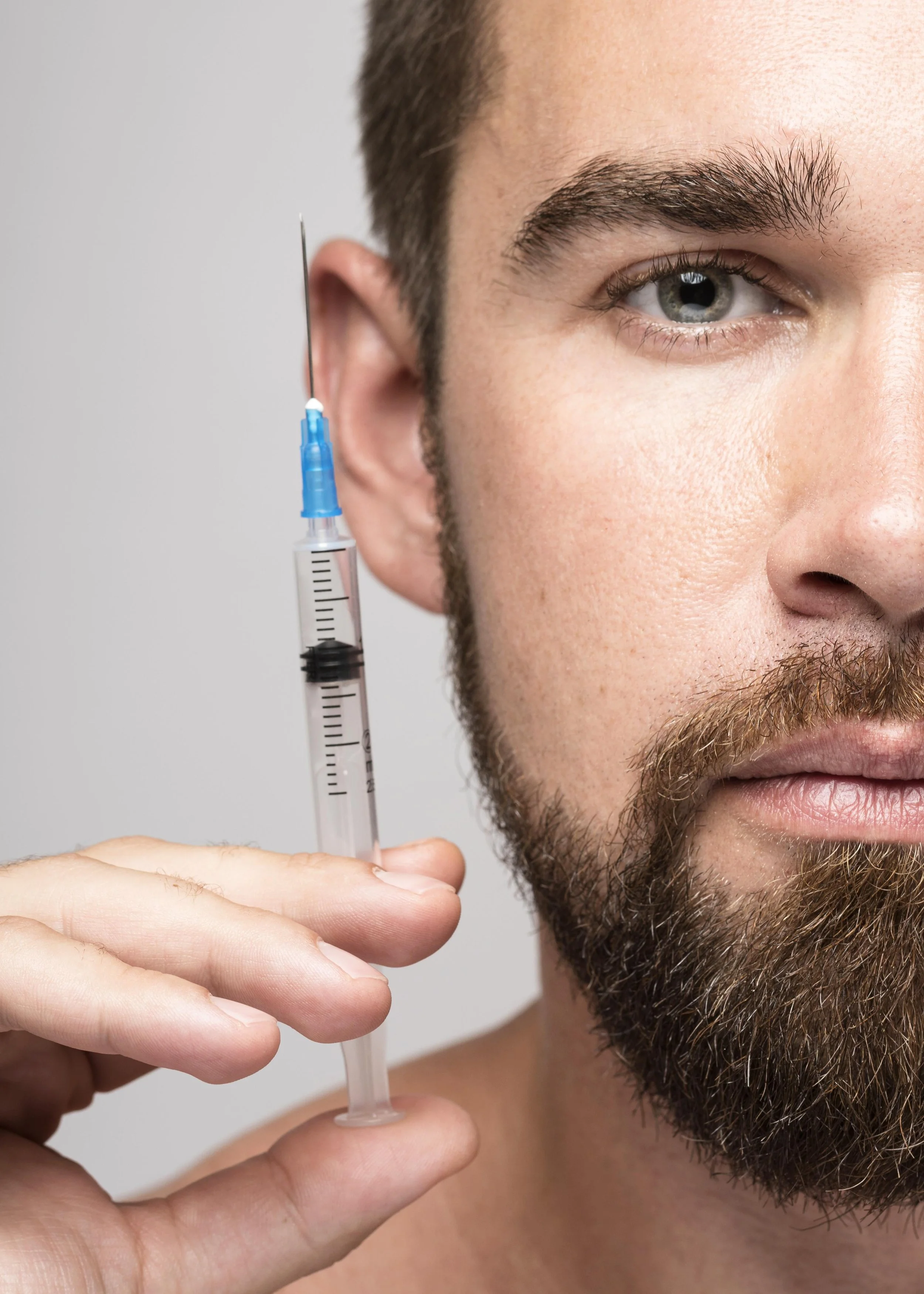 eine Gesichtsfalten glätten mit MicroBotox durch einen Arzt in Chemnitz