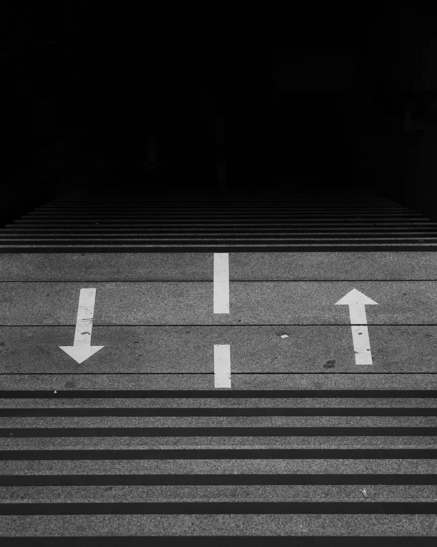 Everybody's passing a dark side in life...but there is always a way out. 

#streetmoments #streetphotographyinternational #streetphotography #streetphotographer #streetphotographersmagazine #streetfinder #photography #strassenfotografie #photooftheda