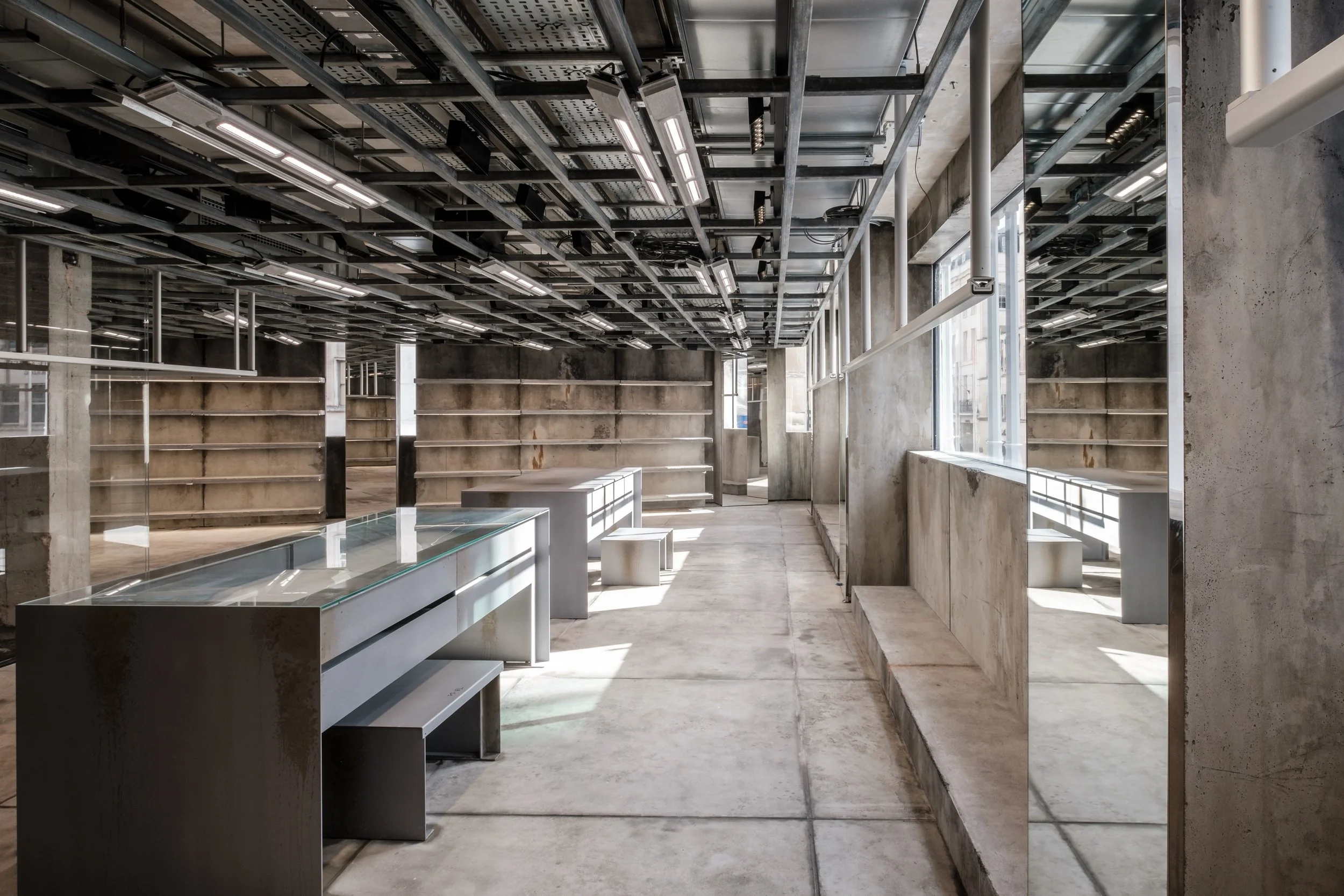 Balenciaga 06-03-22 MP-62.jpeg