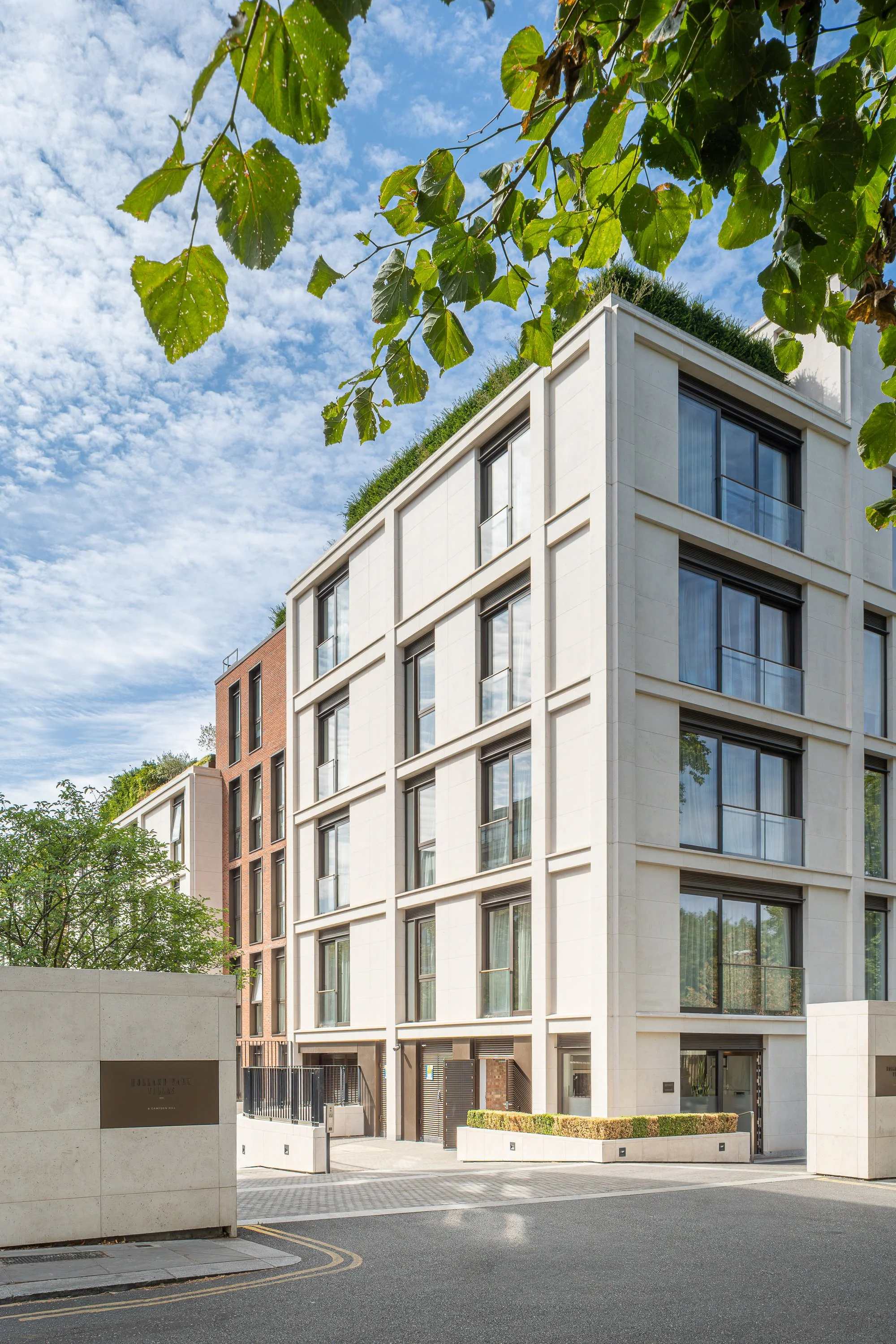 Delivering Excellence: A Duplex Penthouse in a Prime Location