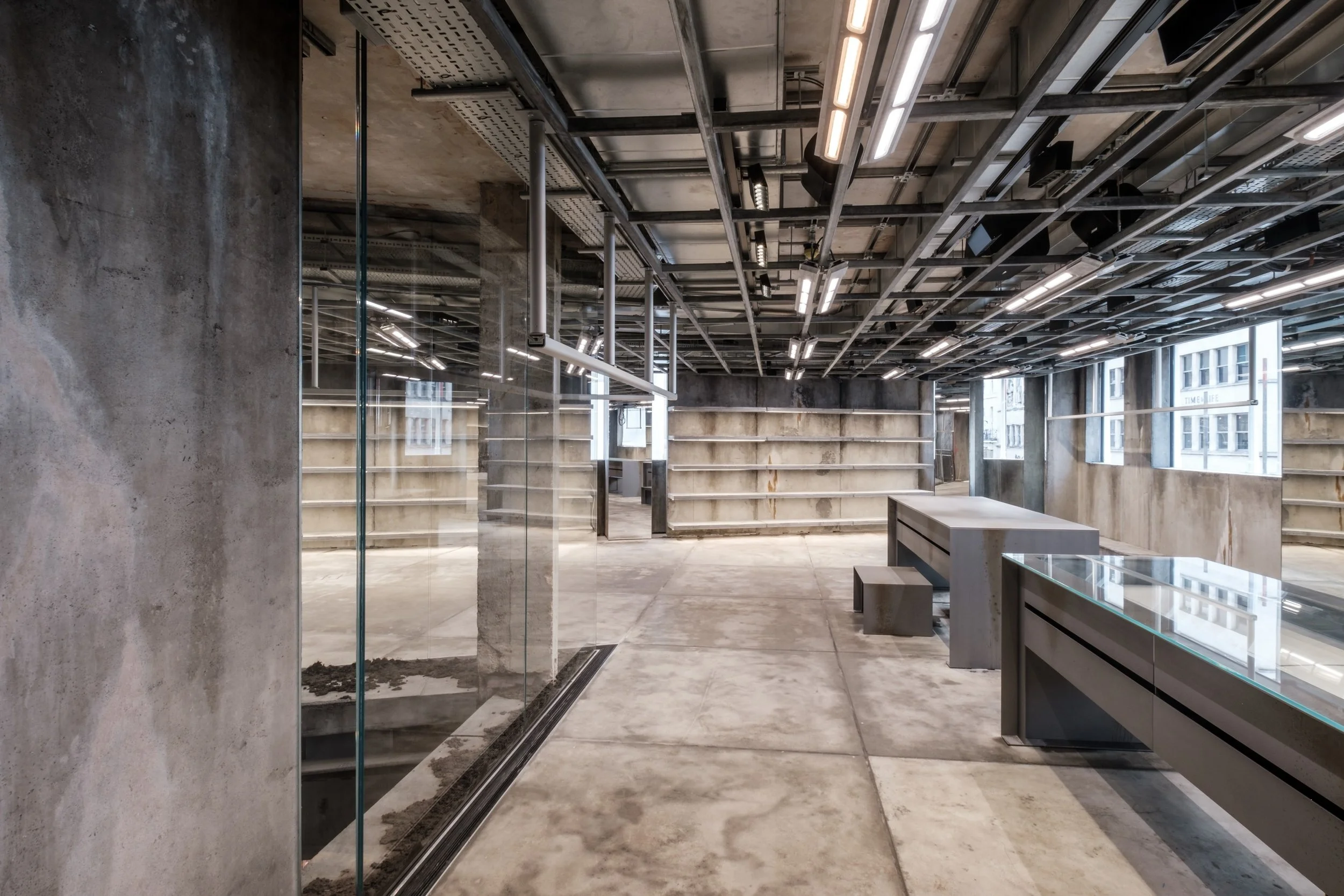 Balenciaga 06-03-22 MP-36.jpeg