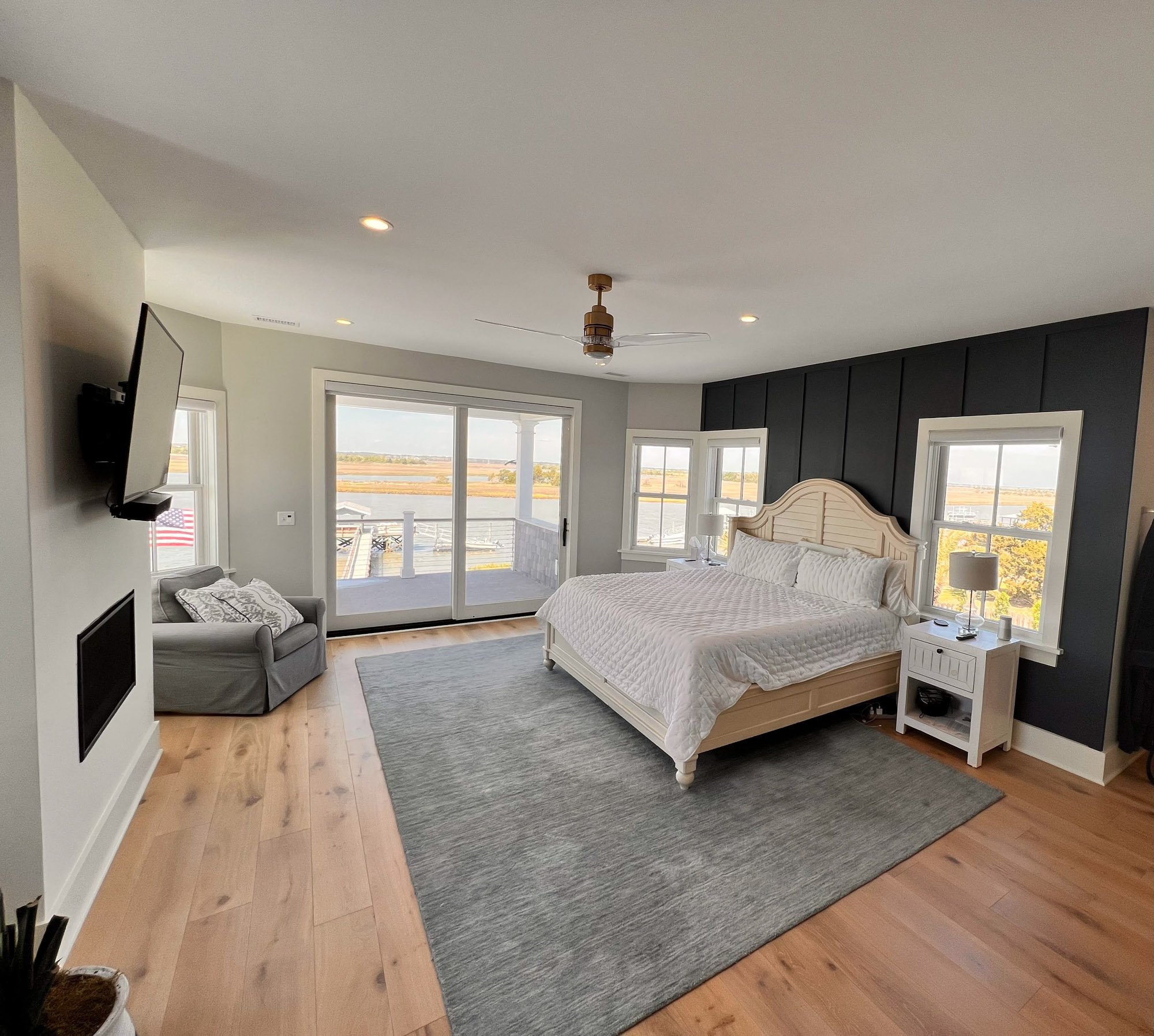 sunset-palms-bedroom.jpg