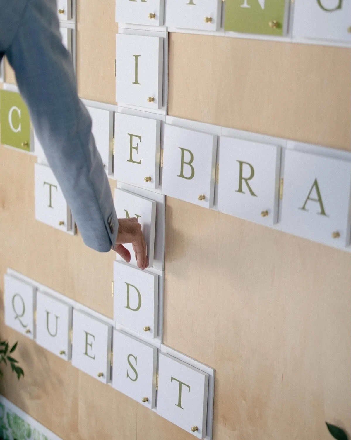POV: you turned your love for the NYT crossword into your wedding seating chart

Planning: @kithandkinstudio
Venue: @grandislelakehousevt
Stationery + Signage: @rhdesignhouse
Bar &amp; Beverage: @fluidbarservice
Makeup: @jenniferperelliemakeup
Hair: 
