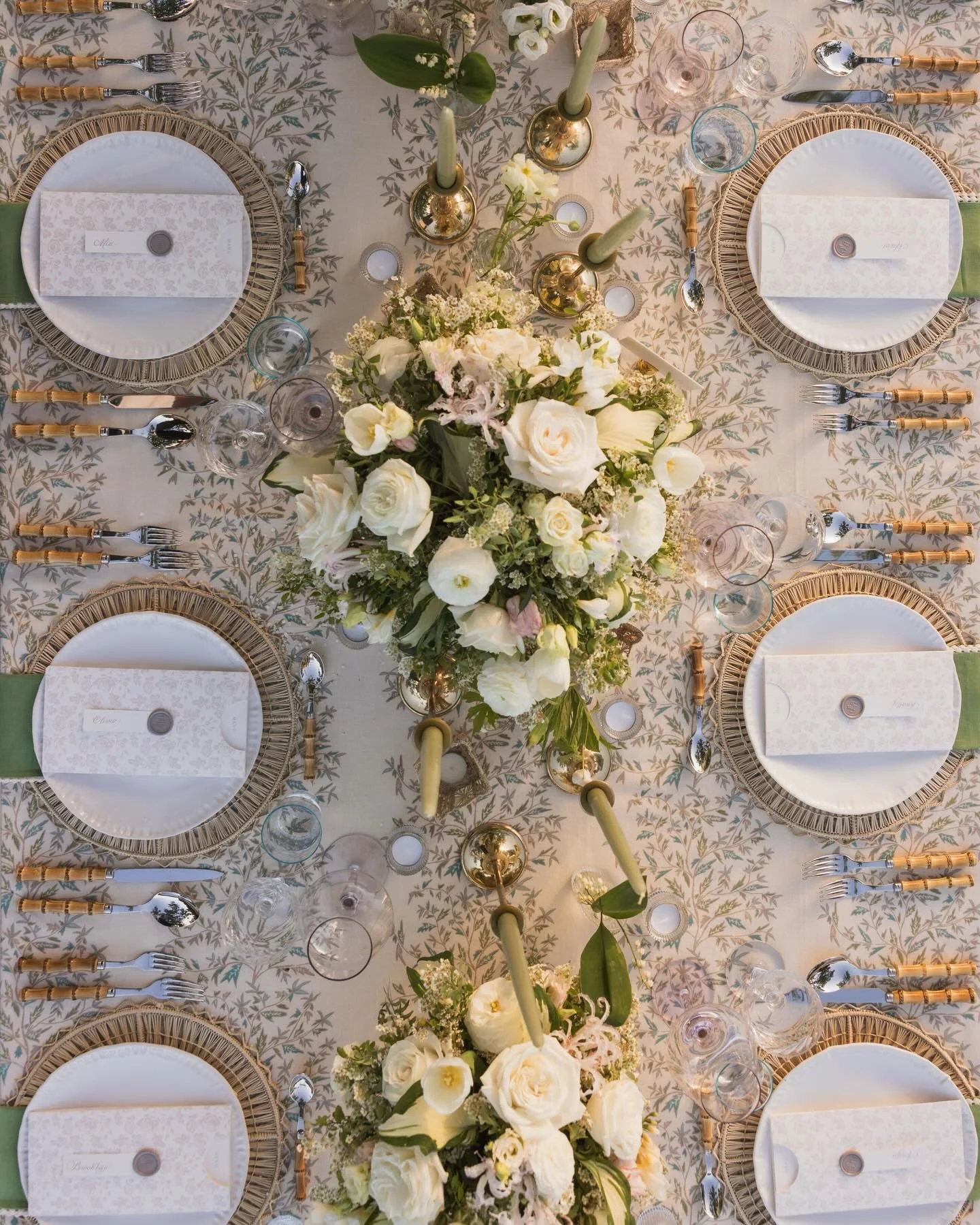 Al fresco tables surrounded by the ones you love are just around the corner

Venue: @theinnatburklyn
Planner: @sarajudithevents
Photography: @keithmacdonaldweddings
Videography: @lot7weddings
Florist: @tiny_petals_vt
Bridal Boutique: @veilmonte_brida
