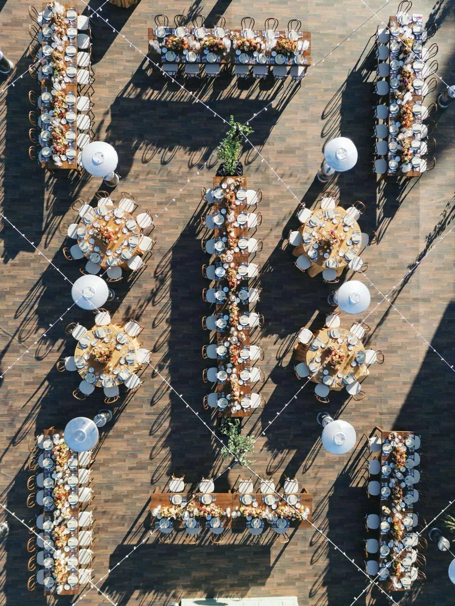 Dinner al fresco surrounded by the Green Mountains

Planner &amp; Design: @pop_parties
Florist: @birdsofaflower
Stationery: @rhdesignhouse
Rentals: @kadeemarentals @nuagedesigns @bbjlatavola @reveriesocial @vermonttent @gooseberrytabletop
Hair &amp; 
