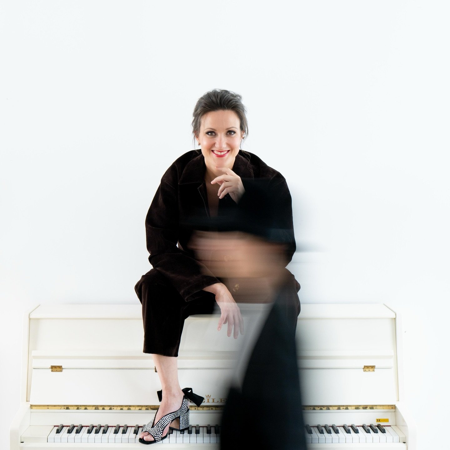 💥&laquo; Je Te Veux &raquo; est &agrave; vous !💥

Trop heureuse d&rsquo;avoir con&ccedil;u et cr&eacute;er un objet artistique bien &agrave; moi. Un disque fid&egrave;le &agrave; mon go&ucirc;t de l&rsquo;eclectisme, &agrave; mon besoin de libert&e