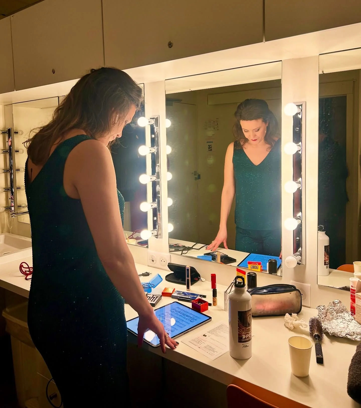 La tourn&eacute;e de &lsquo;Je Te Veux&rsquo; n&rsquo;aurait pu &ecirc;tre compl&egrave;te sans un arr&ecirc;t &agrave; Avignon. Merci merci pour votre accueil si chaleureux. 🤍

cc : @alphonsecemin @felicienbrut @alexiscardenasofficial @vittonedavid