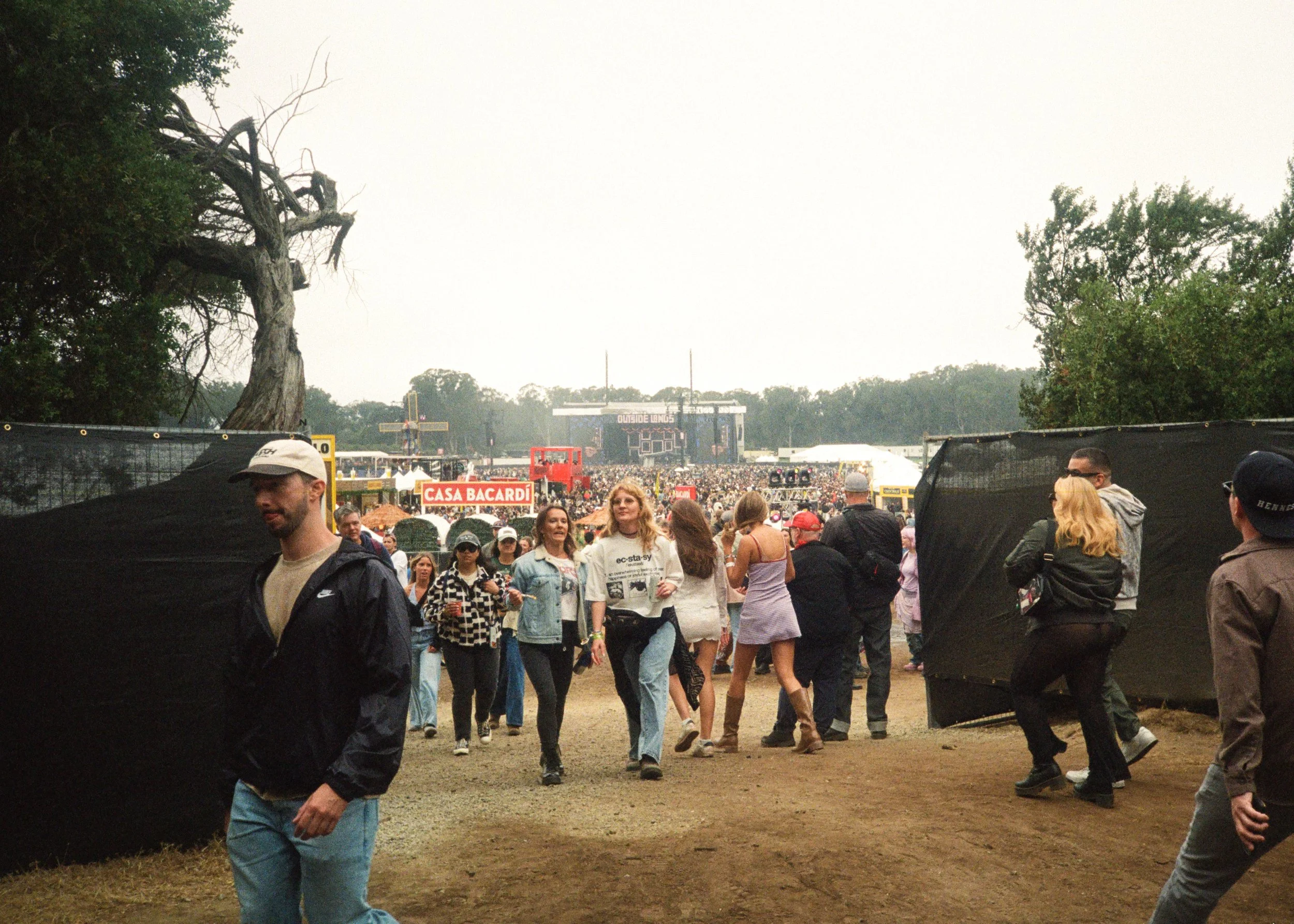 kodak_800_c_41_44342_145509_324564_000069650017.jpg
