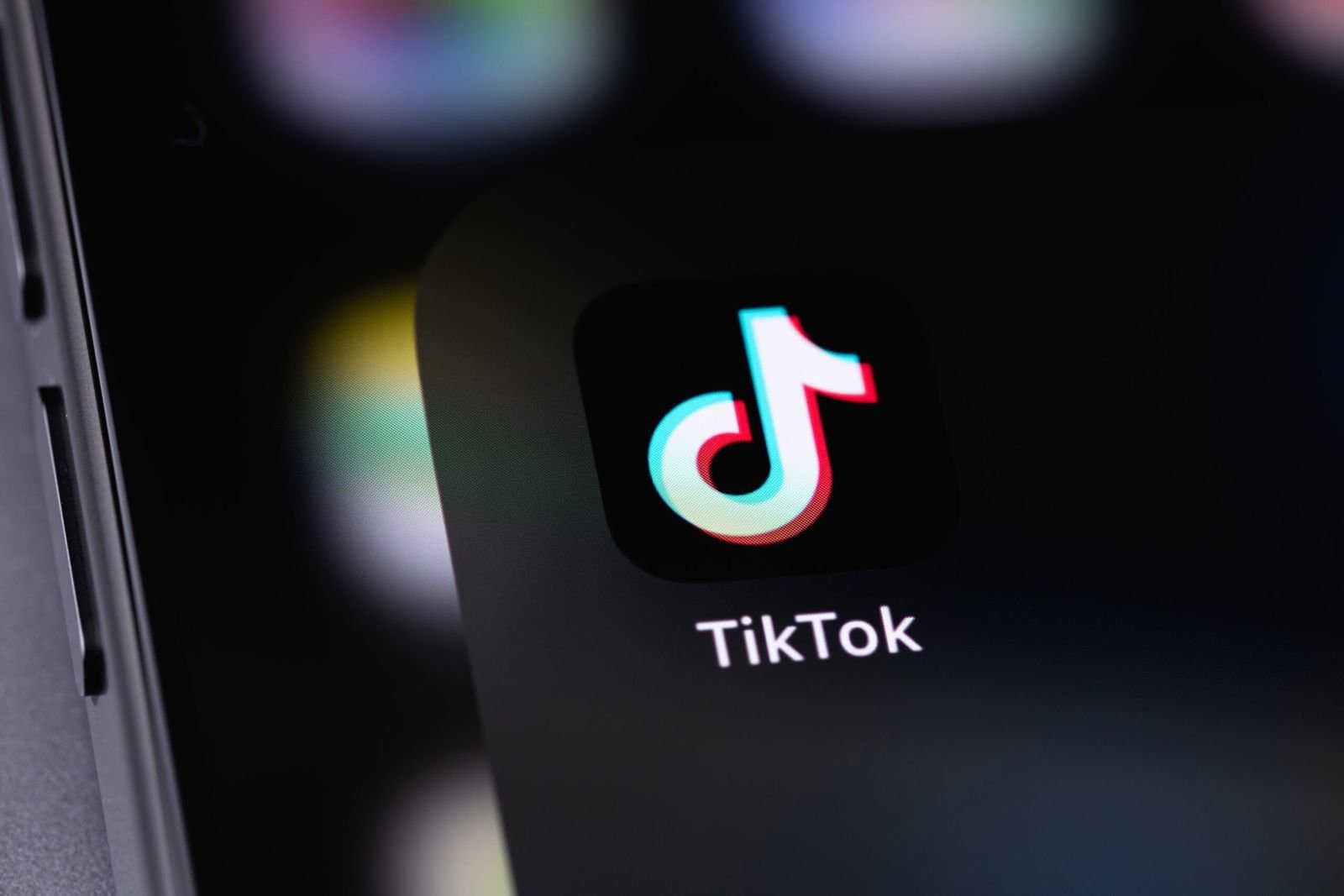 The Great Social Media Unfollowing