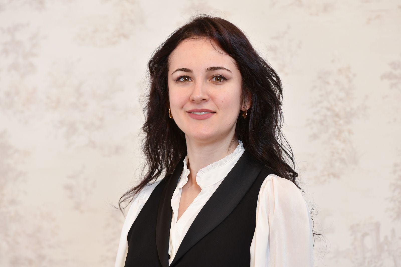 Erica Oprea - Art Director - Lighthouse PR