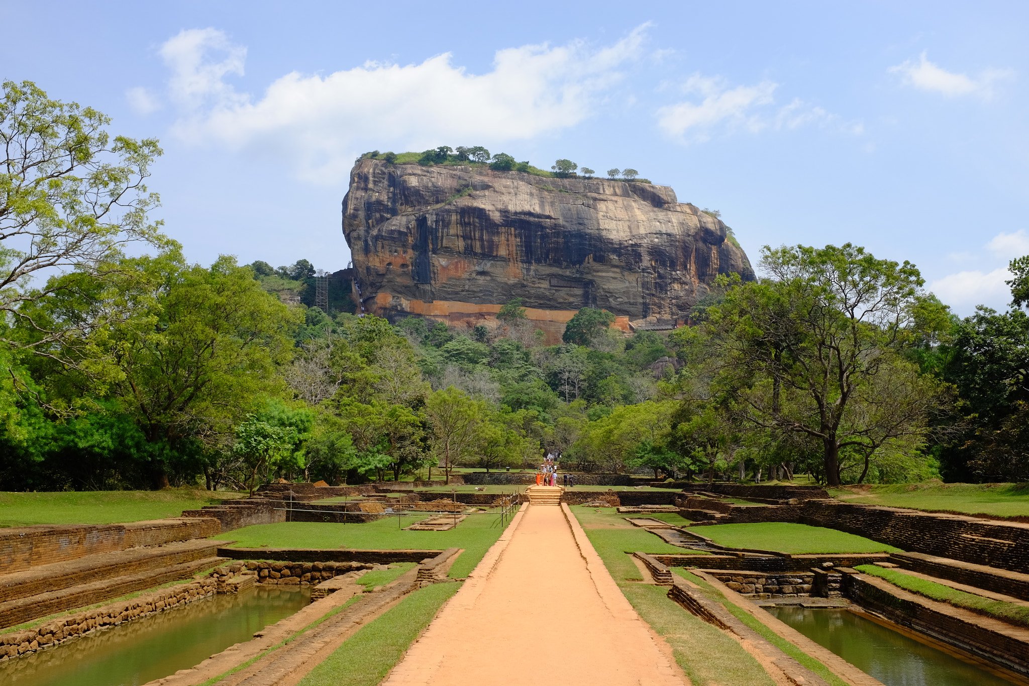 Sigiriya_(141688197).jpeg