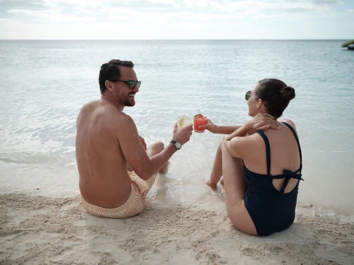 🍹 Escape to paradise with our Caribbean sailings! Picture yourself on the pristine beaches of the Bahamas, sipping delicious cocktails while soaking up the sun and enjoying the soothing sound of the waves. 🌊🌞

Ready to sunbathe in paradise? Contac