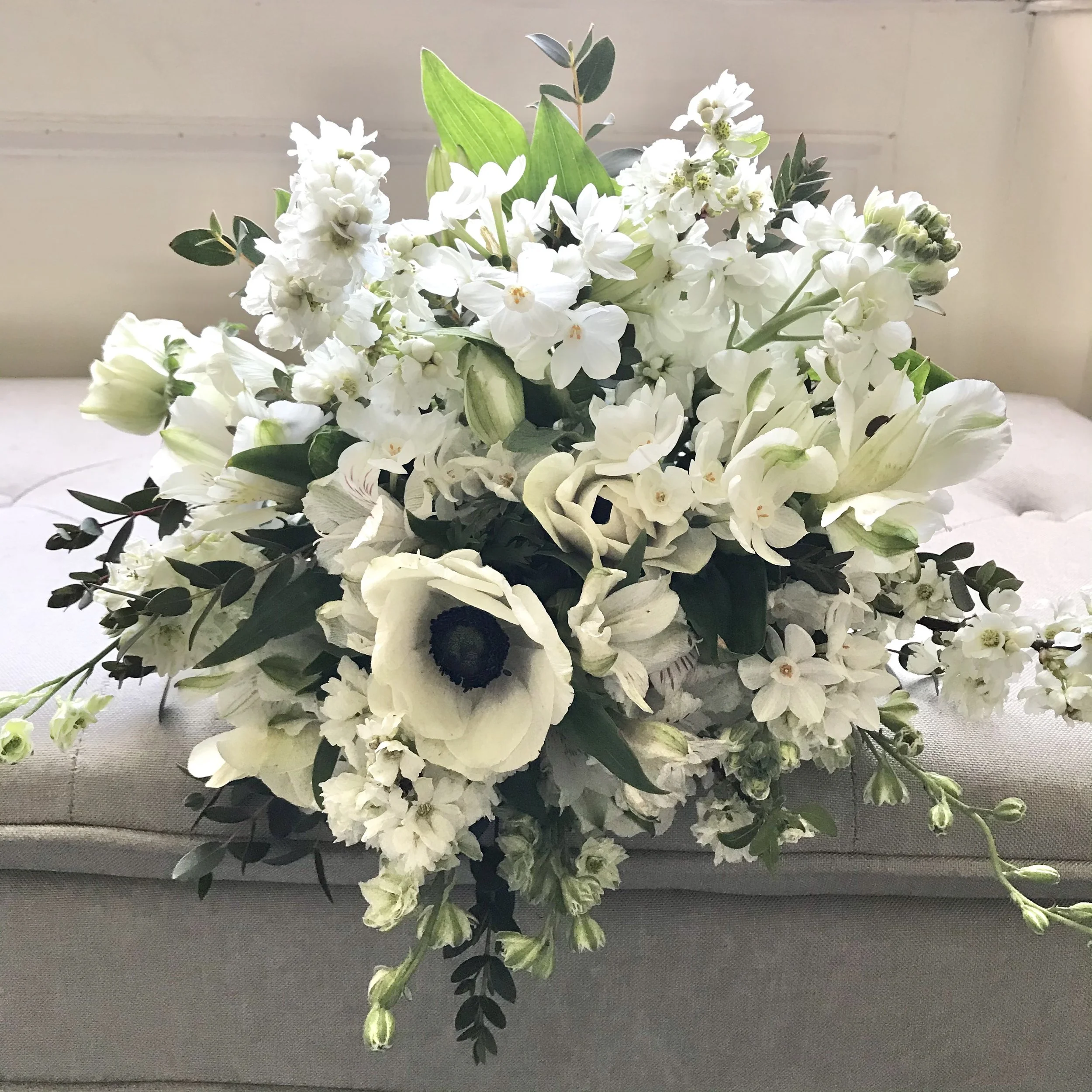 White bridal bouquet 
