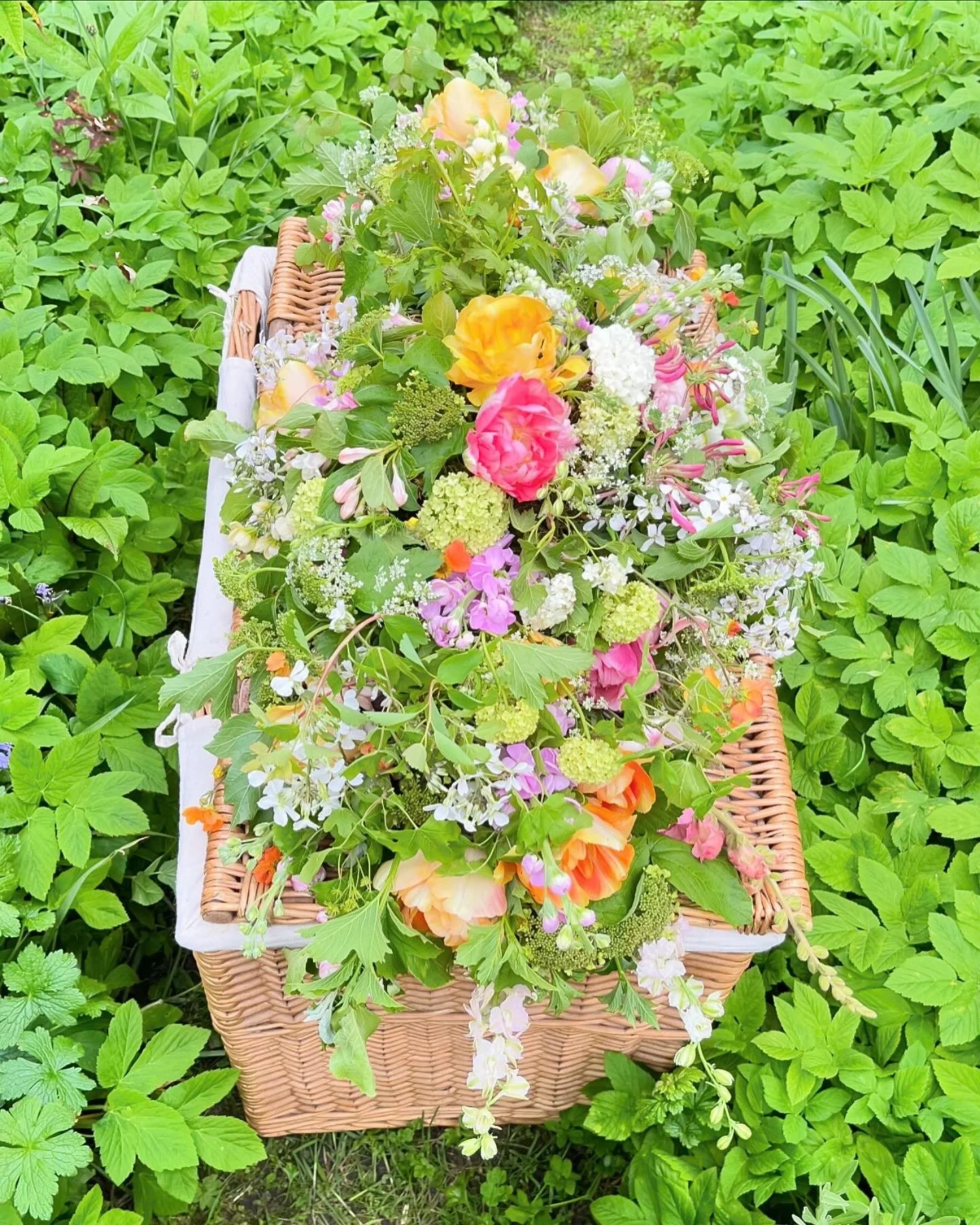 Funeral flowers casket spray