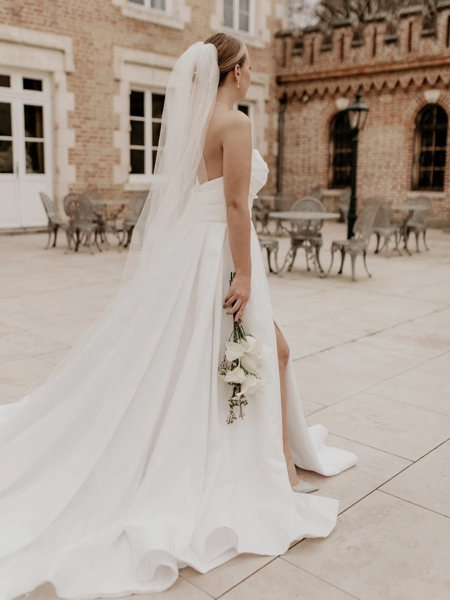 - &Eacute;l&eacute;gance, lumi&egrave;re et d&eacute;tails d&eacute;licats&hellip;
Une vision du mariage tout en finesse, imagin&eacute;e lors de ce shooting d&rsquo;inspiration ✨

Merci &agrave; cette talentueuse &eacute;quipe pour cette belle colla