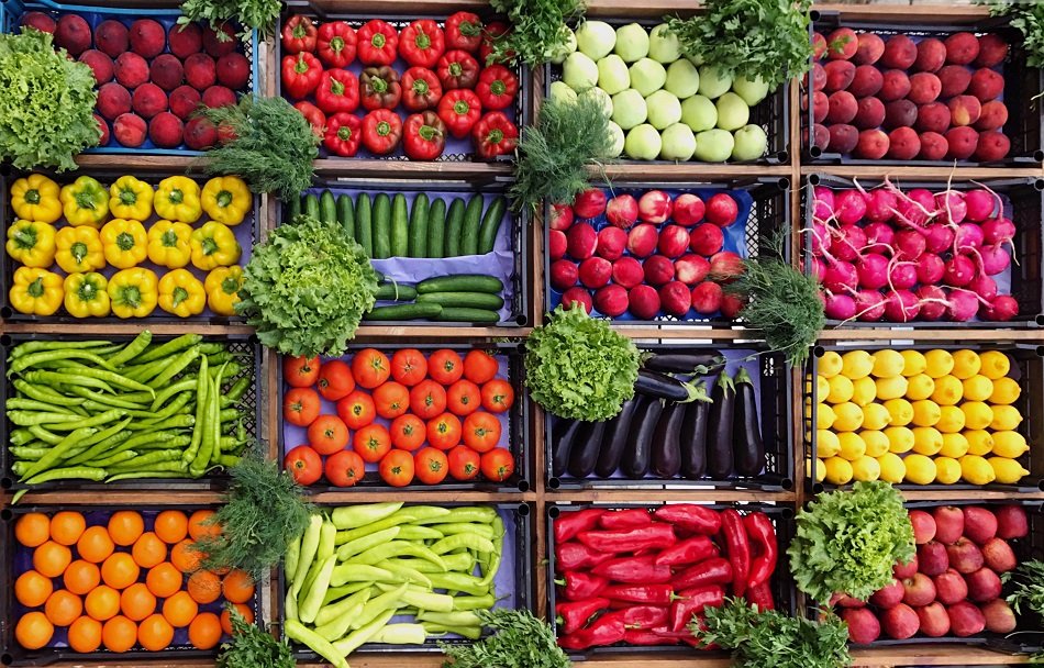 Merchandising-fresh-produce-Shoppers-seek-more-snack-sized-and-local-options.jpeg