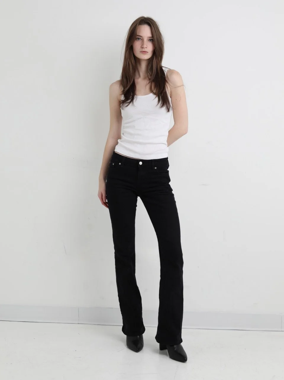 MYA BATES - Next Management Polas_1.jpg