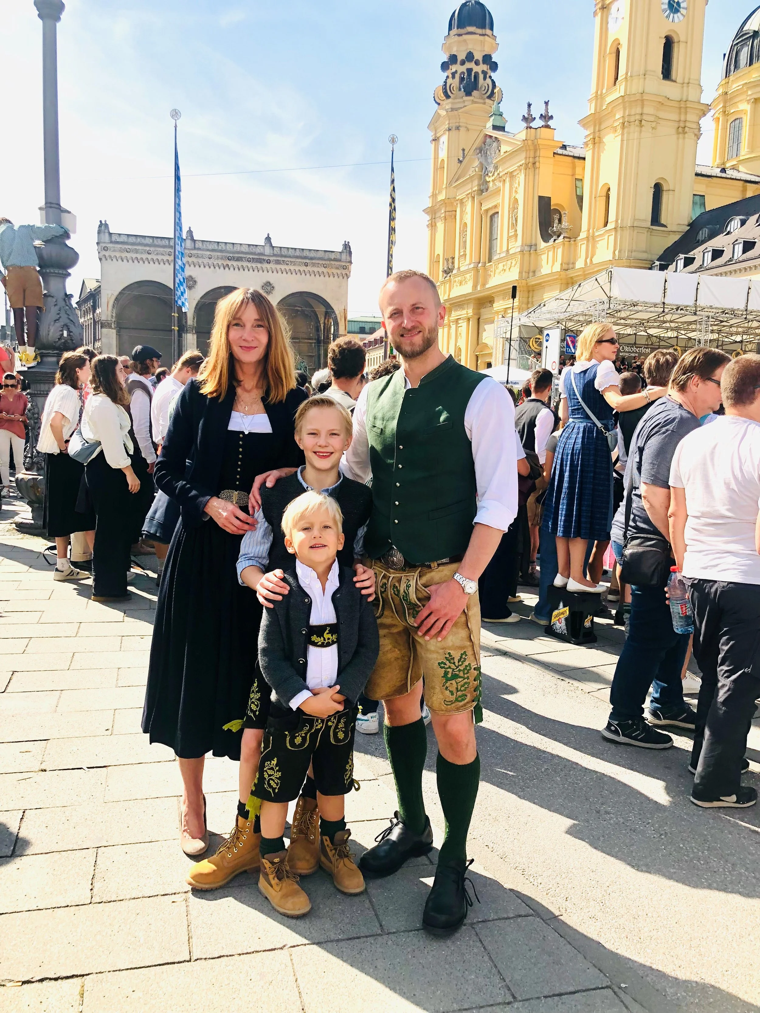 FAMILY MUNICH NEW.jpg