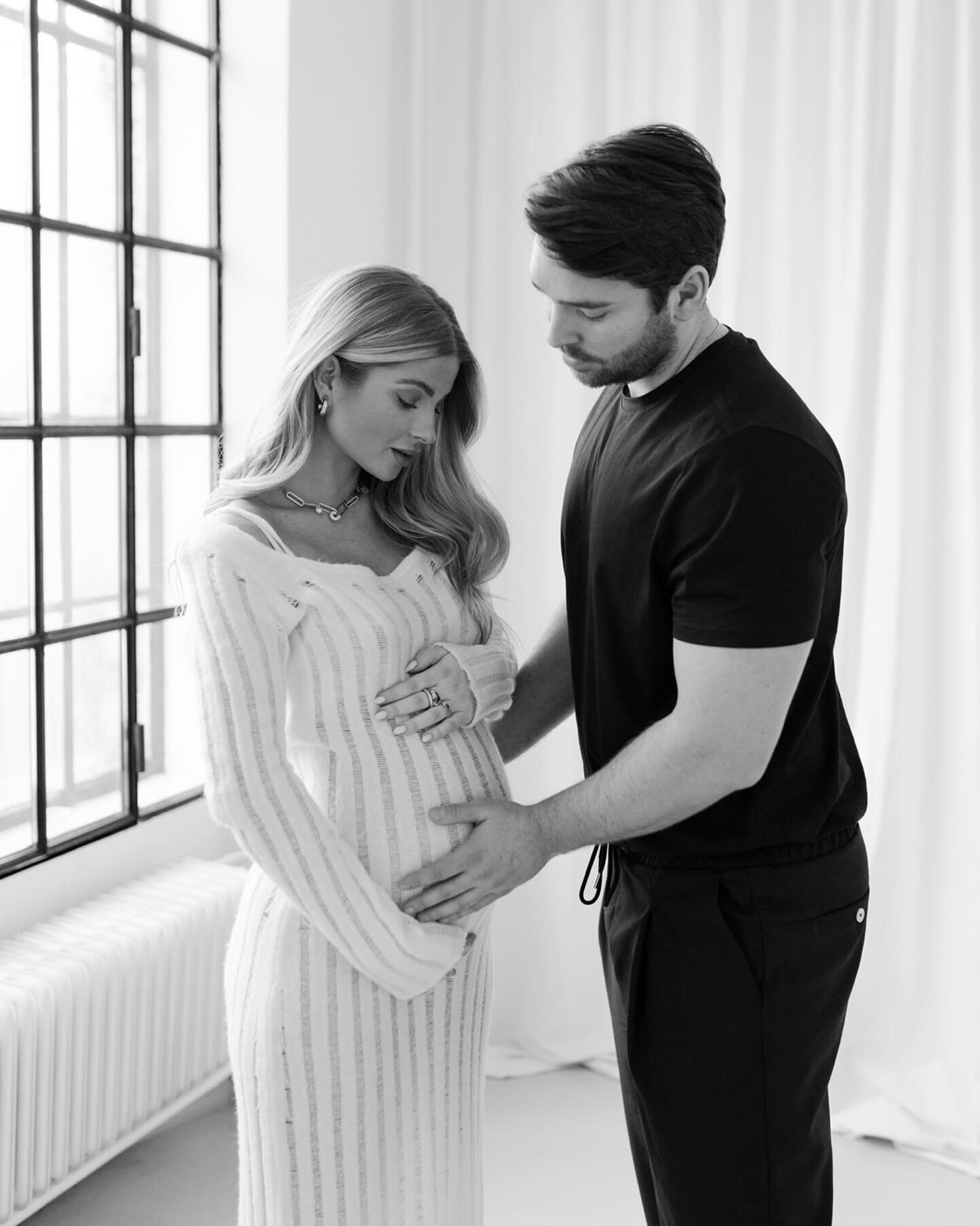 Ein ewiger Favorit 🤍🤍🤍 Jenny & Dennis vor einem Jahr 

#babybauch #babybauchshooting #Schwangerschaft #Schwangerschaftsfotografie #viennaphotographer