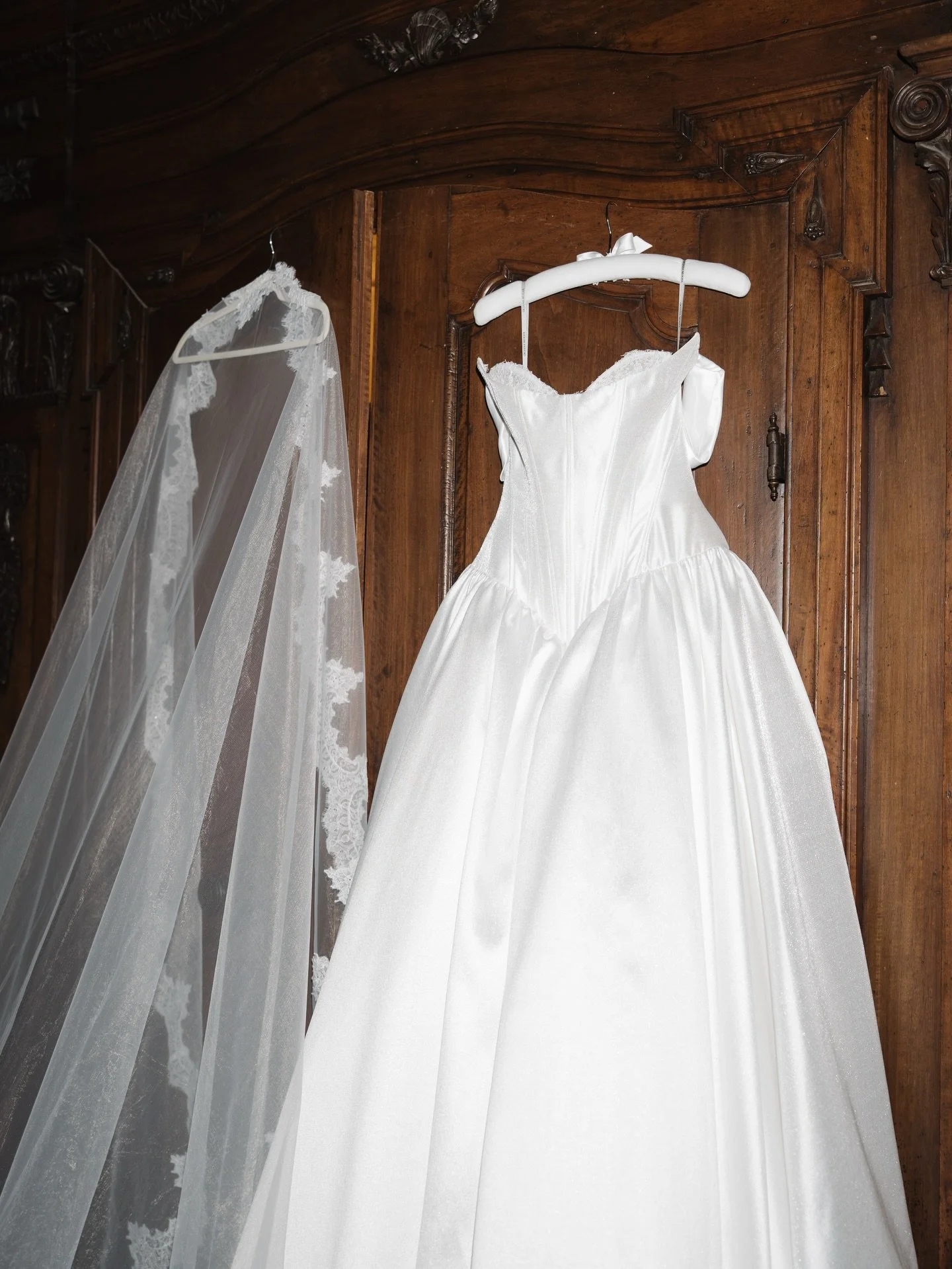 The morning of

Second for @alexandra.dogar 

Italy wedding
Artimino wedding
Tuscany wedding venue
Tuscany wedding photographer