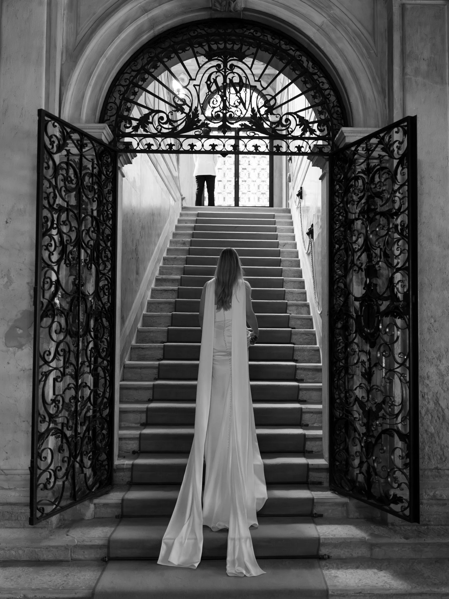 There&rsquo;s something so special about the moment a couple sees each other for the first time on their wedding day

Venue @aman_venice 

____
Venice wedding
Venice wedding photographer
Venice wedding venue
Italy wedding