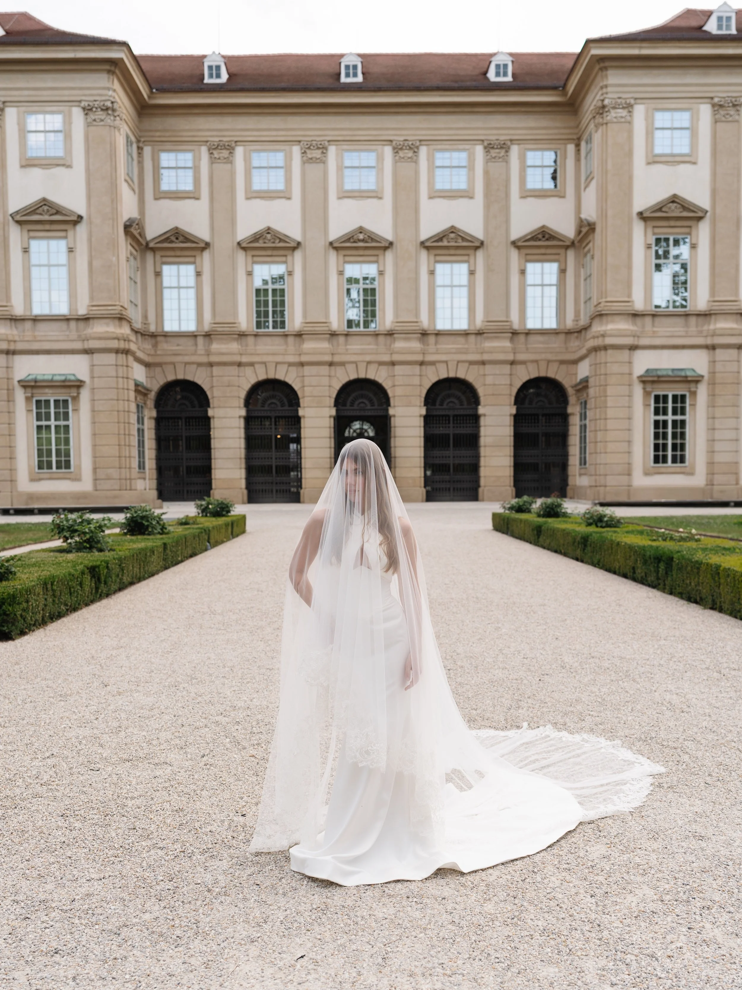 More impressions from this day 🤍

Planning &amp; Concept @amoremiodesign 
Photo &amp; Concept @clarabuchberger 
Hotel @palaisrudolf 
Make-up @belii_ana_makeup 
Dress &amp; Jewelry @brides.showroom.graz 
Florist @blumengestalten 
Suit @teller_herrenm