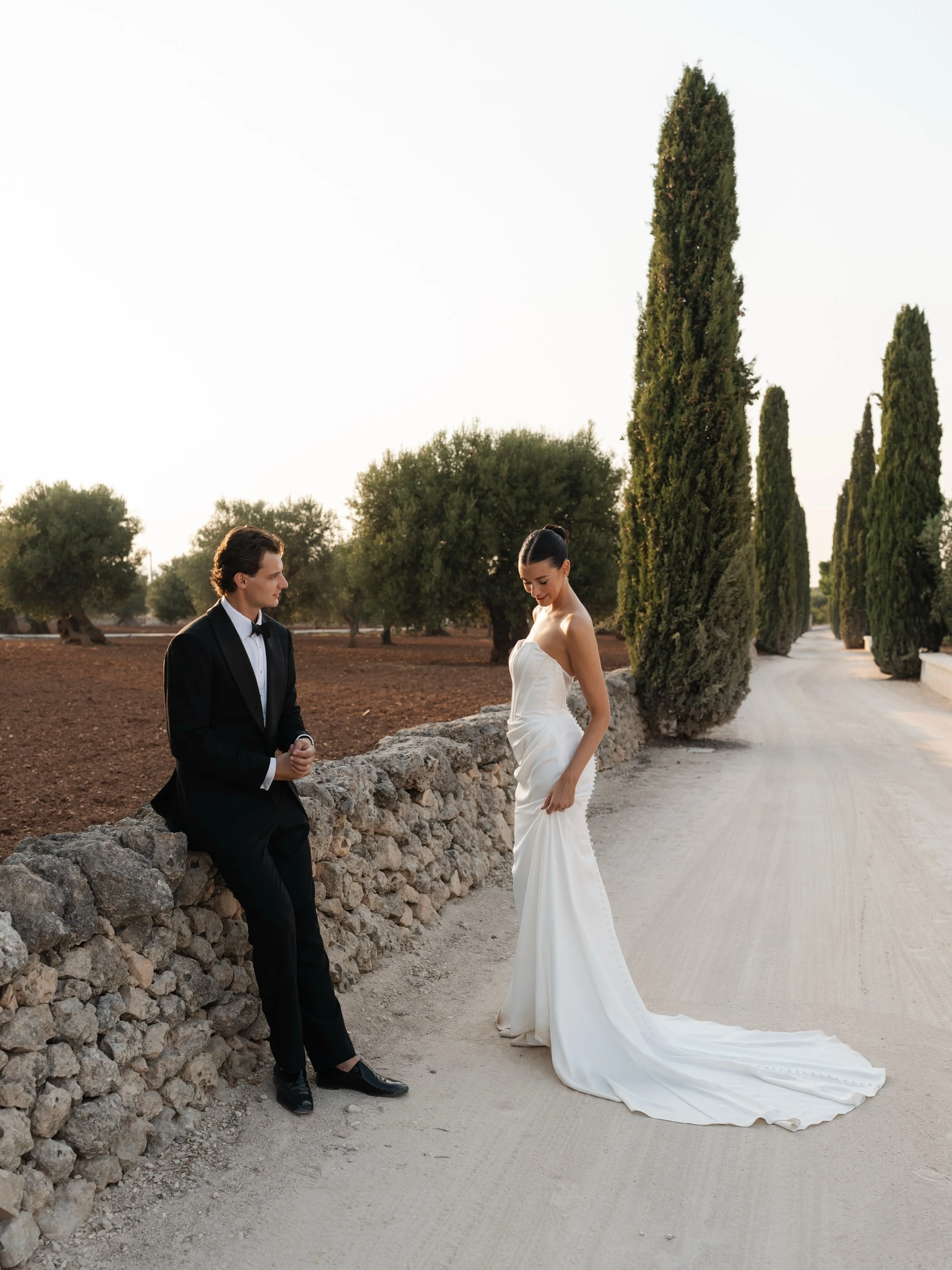 Portraits of Dani &amp; Josh

Digital &amp; film

Venue @masseria_alchimia 
Makeup &amp; Hair @katyoss_muah 
Second photographer @sophiehaeusler 
Day coordinator @franz_daversa_events 

_
Puglia wedding
Puglia wedding photographer 
Italy film photogr