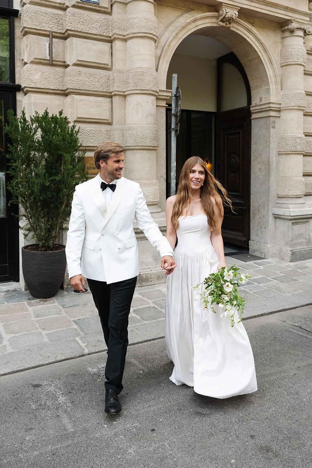Wedding-Editorial-Vienna-Gartenpalais-Liechtenstein-35.jpg