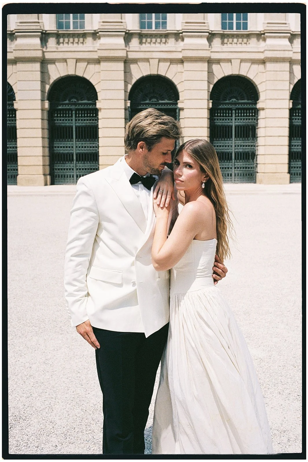 Wedding-Editorial-Vienna-Gartenpalais-Liechtenstein-43.jpg