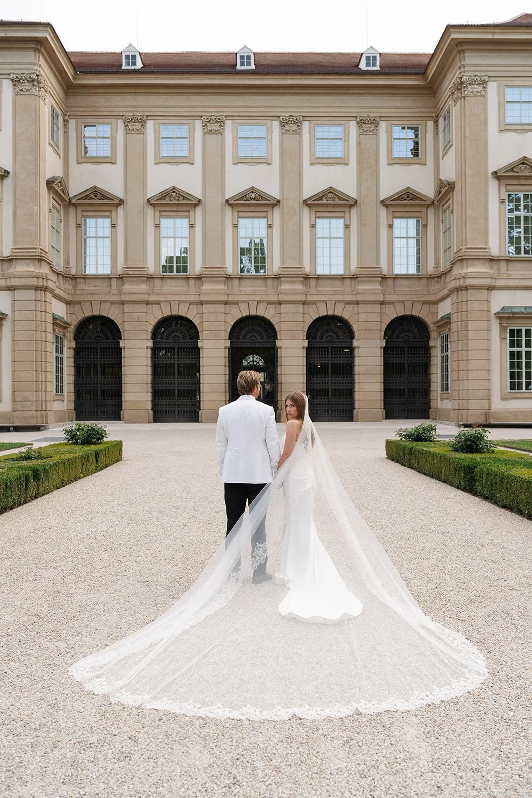 Wedding-Editorial-Vienna-Gartenpalais-Liechtenstein-62.jpg
