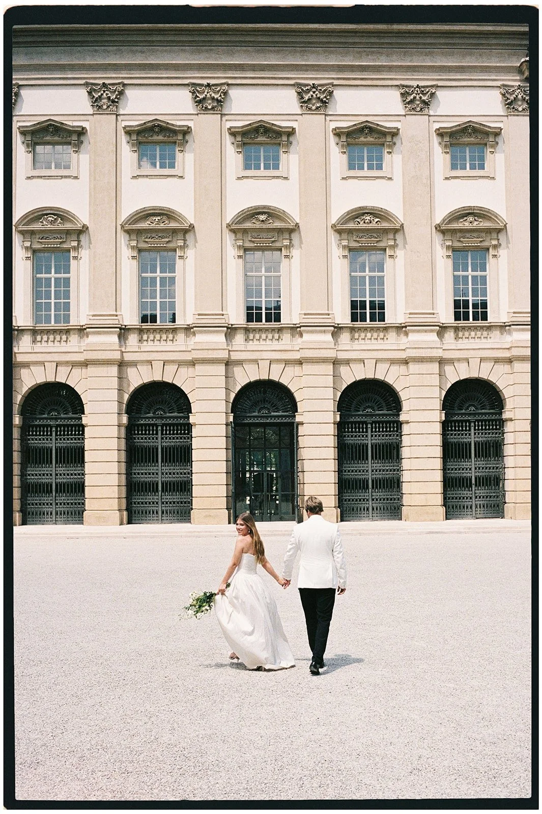 Wedding-Editorial-Vienna-Gartenpalais-Liechtenstein-42.jpg