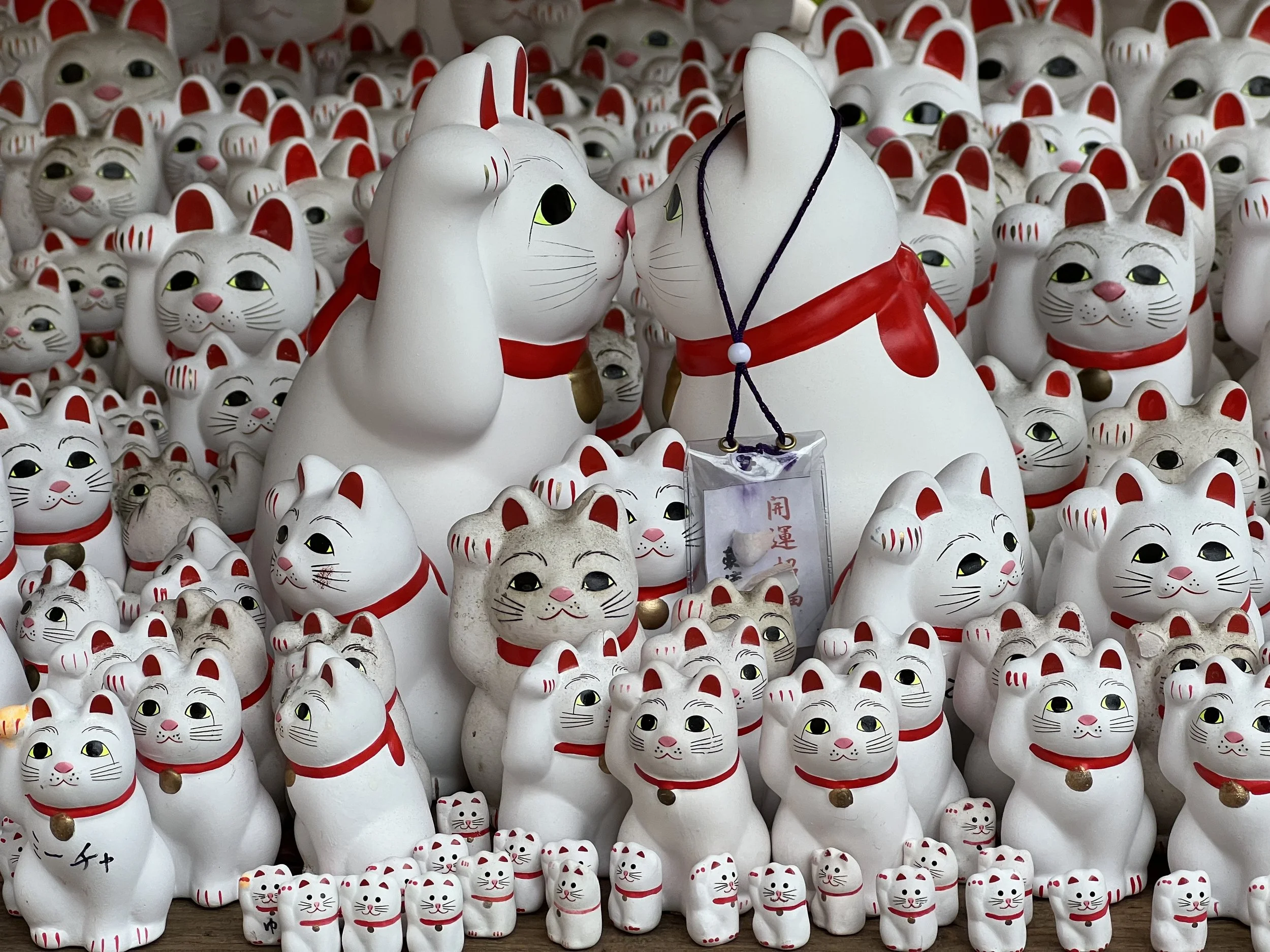 Cats statues at Gotokuji temple
