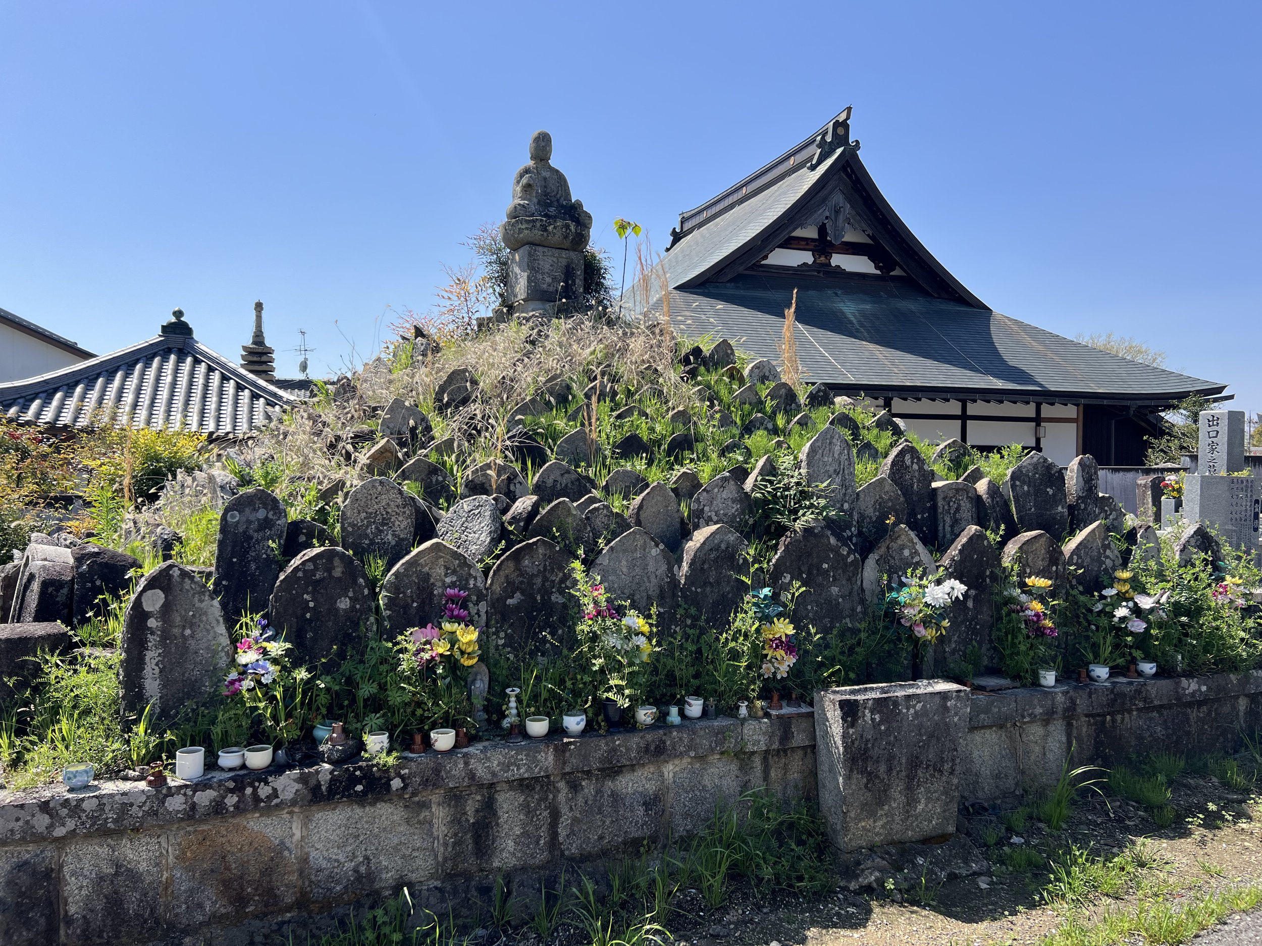 Burial mounds in cemetery near Nenbutsudera
