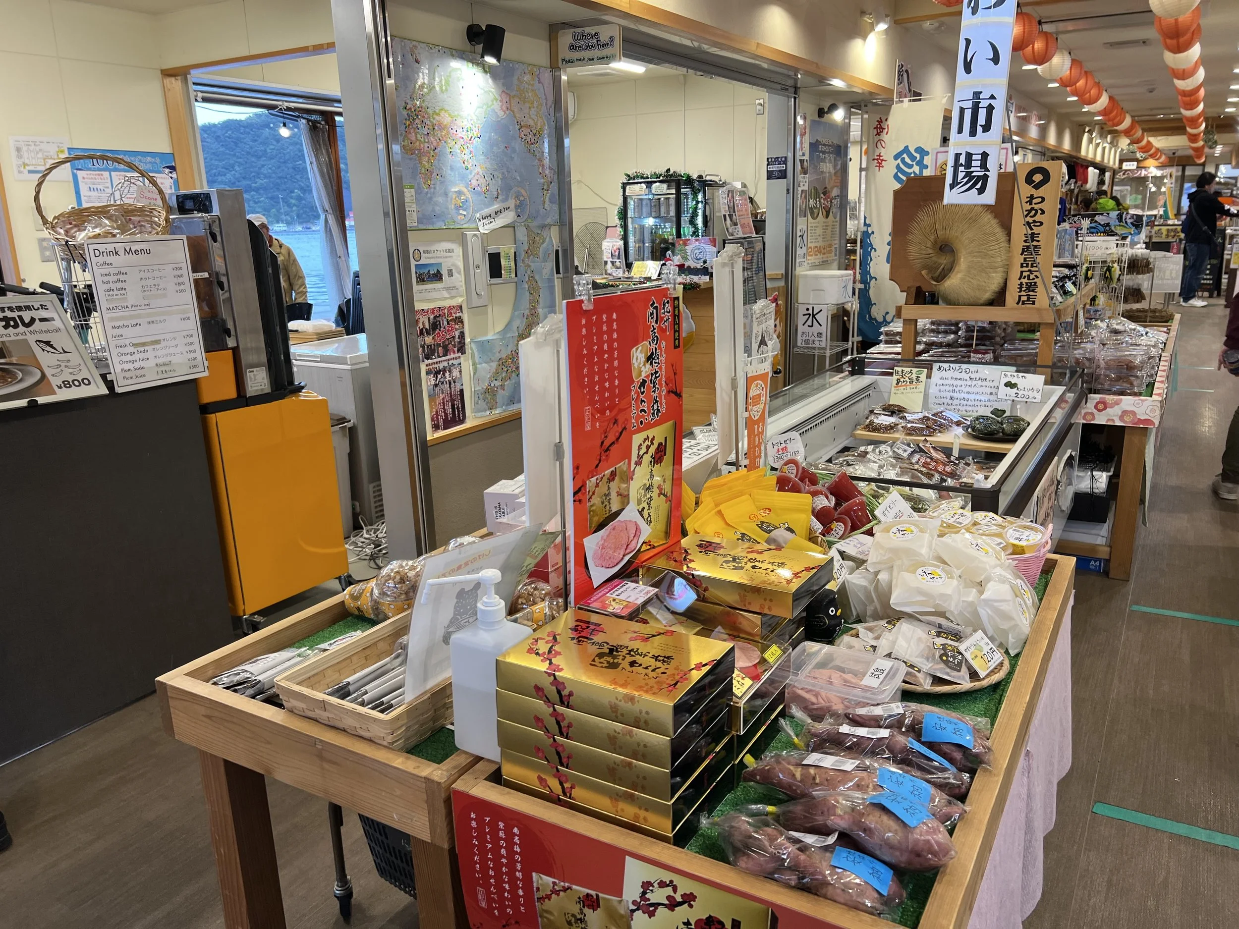 Stall at Katsuura Gyoko Nigiwai-Ichiba, Katsuura Fish Market